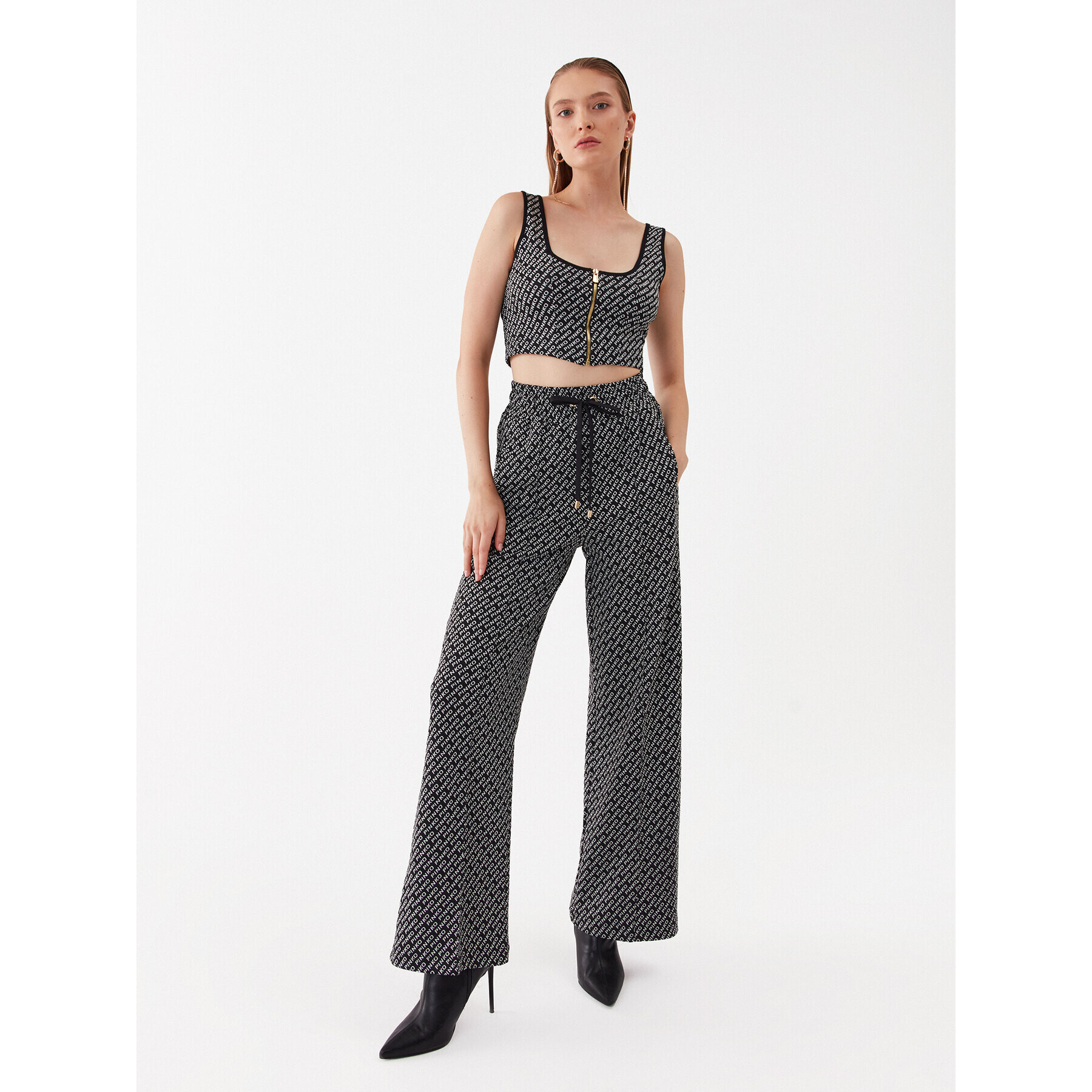 Pinko Текстилни панталони Patch 101657 A131 Черен Relaxed Fit - Pepit.bg