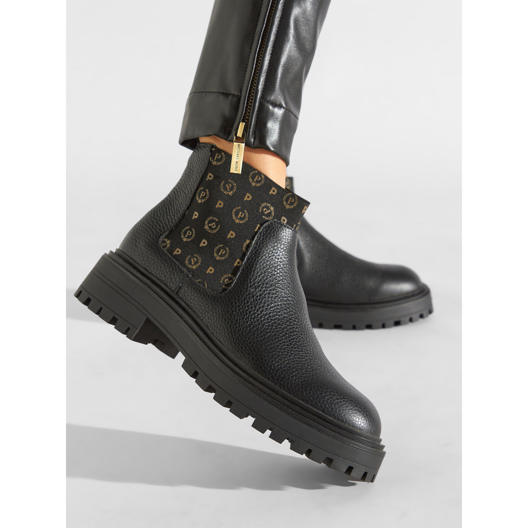 Pollini Боти тип челси TA21045G0DQ1F00A Черен - Pepit.bg