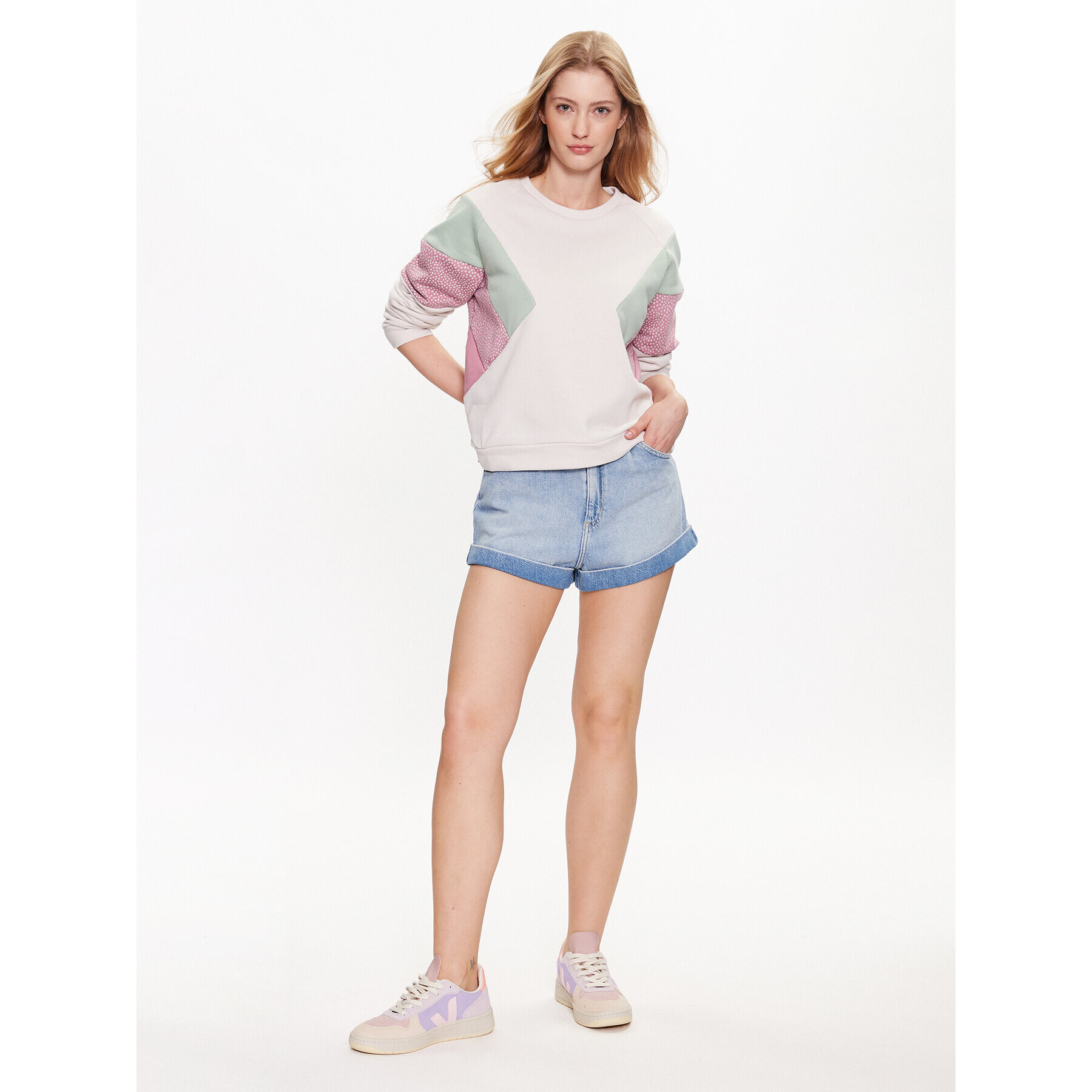 Protest Суитшърт Nxgpoas 3670431 Бежов Regular Fit - Pepit.bg