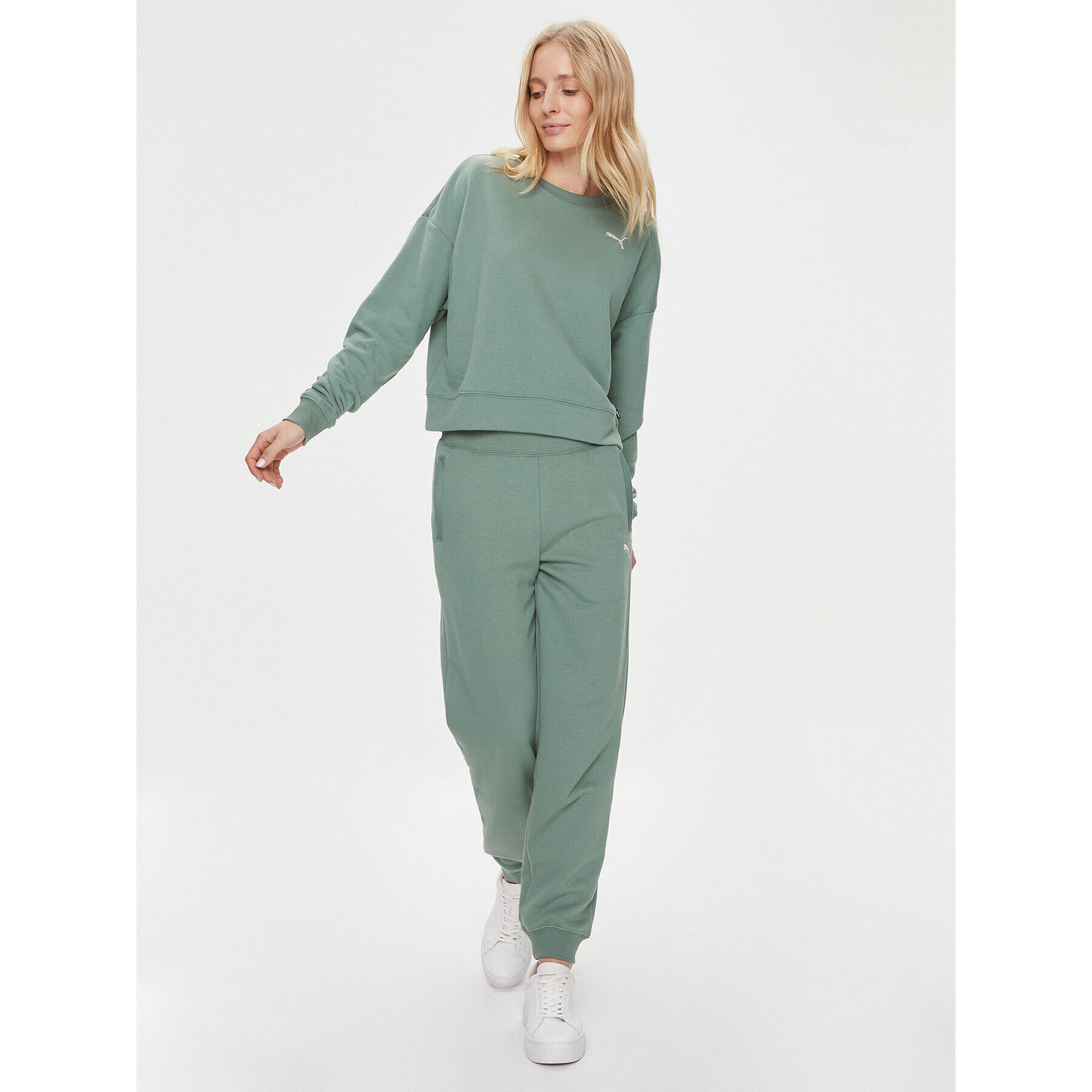 Puma Анцуг Loungewear 676089 Зелен Relaxed Fit - Pepit.bg