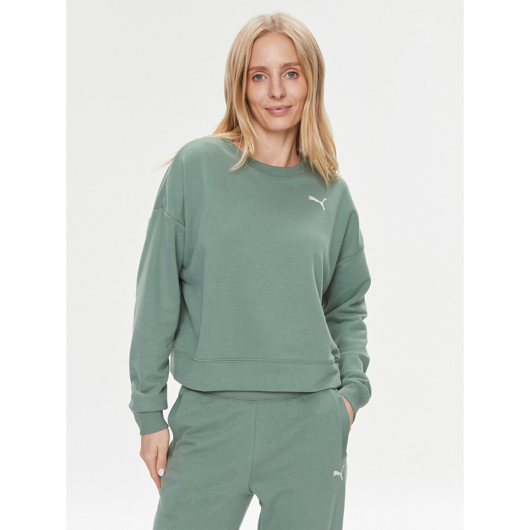 Puma Анцуг Loungewear 676089 Зелен Relaxed Fit - Pepit.bg