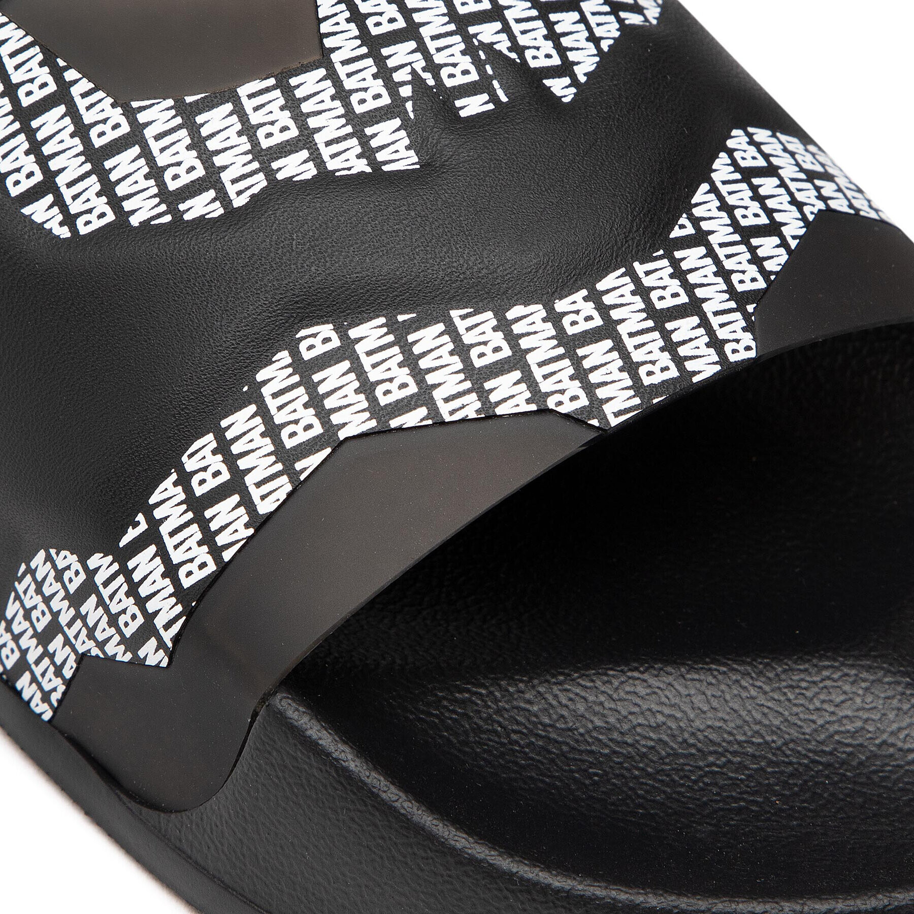 Puma Чехли Leadcat 2.0 Batman 382544 01 Черен - Pepit.bg