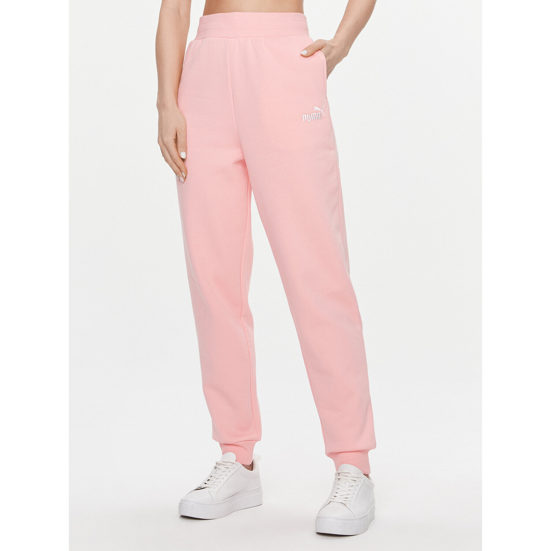 Puma Долнище анцуг Ess+ Embroidery 670007 Розов Regular Fit - Pepit.bg