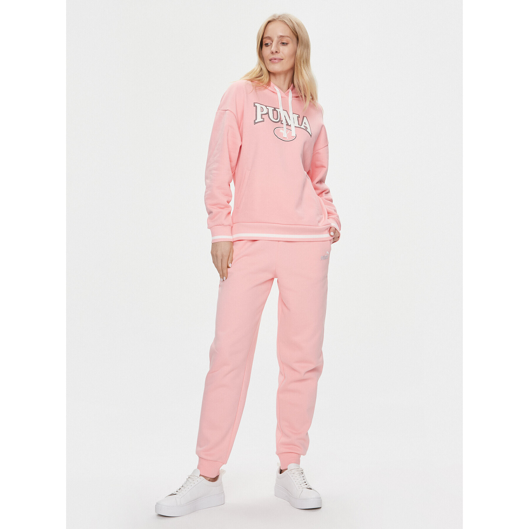 Puma Долнище анцуг Ess+ Embroidery 670007 Розов Regular Fit - Pepit.bg