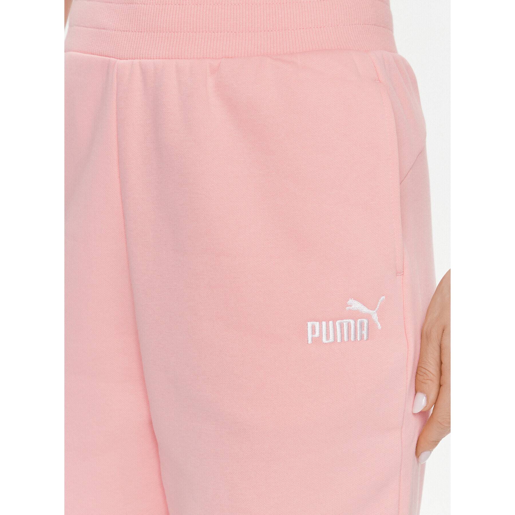 Puma Долнище анцуг Ess+ Embroidery 670007 Розов Regular Fit - Pepit.bg