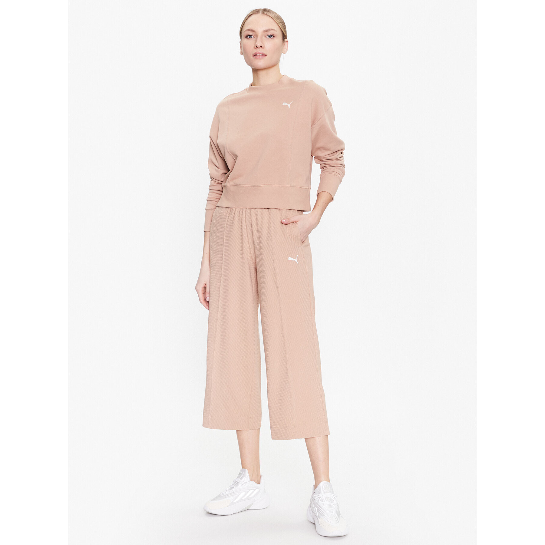 Puma Долнище анцуг Her 673113 Бежов Relaxed Fit - Pepit.bg