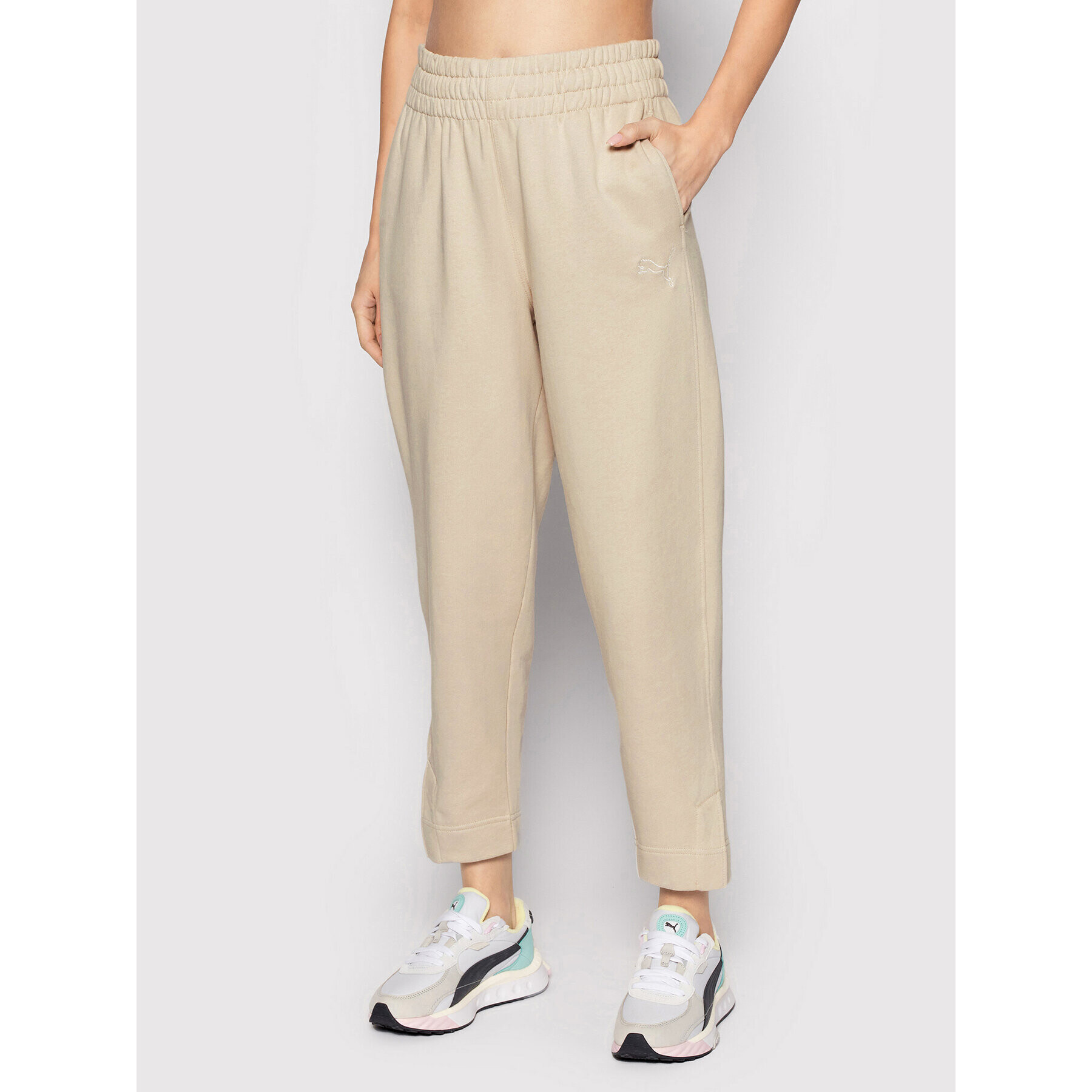 Puma Долнище анцуг Her High-Waist 847096 Бежов Regular Fit - Pepit.bg