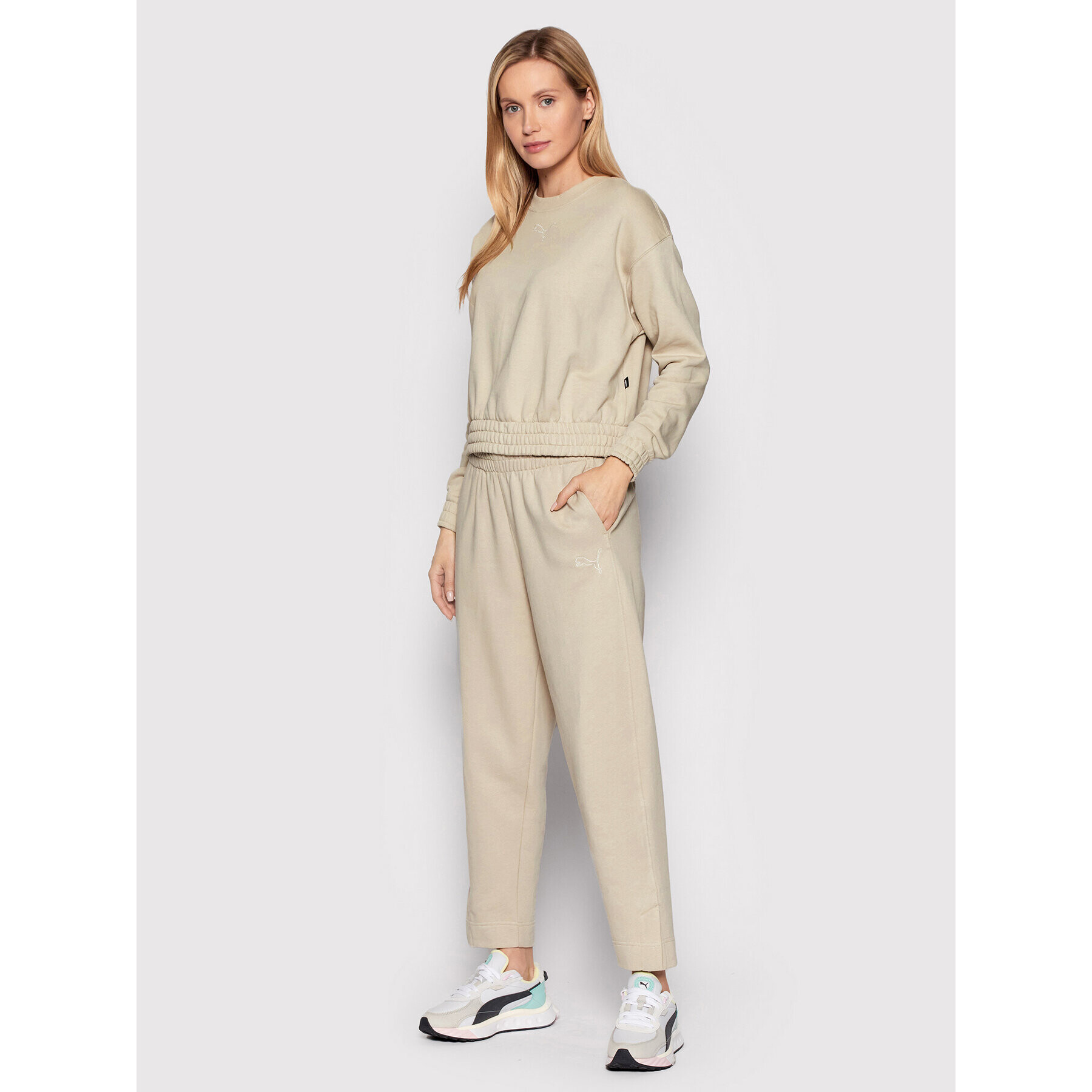 Puma Долнище анцуг Her High-Waist 847096 Бежов Regular Fit - Pepit.bg