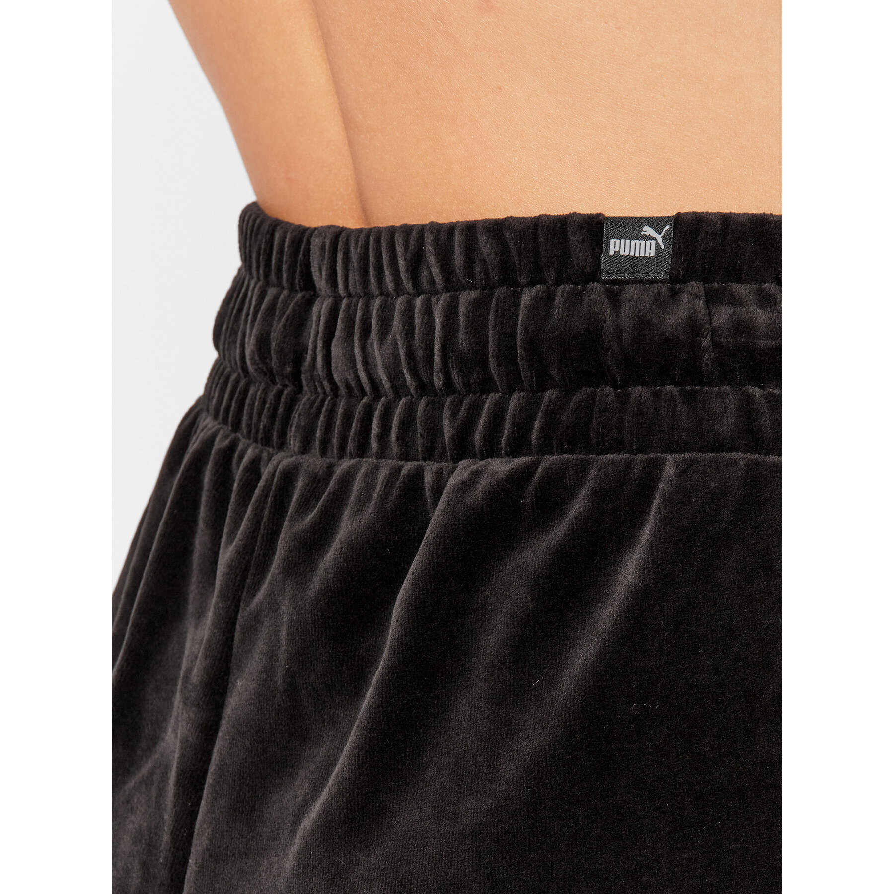 Puma Долнище анцуг Her Velour 589526 Черен Relaxed Fit - Pepit.bg