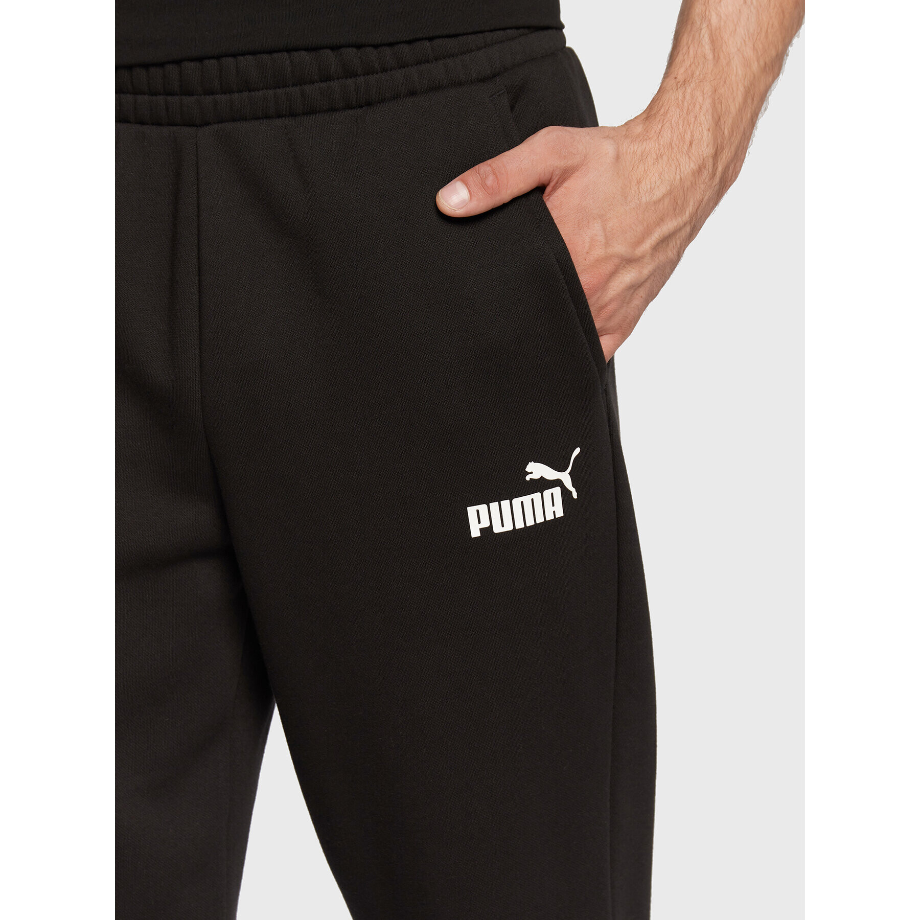 Puma Долнище анцуг Essentials Logo 586718 Черен Regular Fit - Pepit.bg