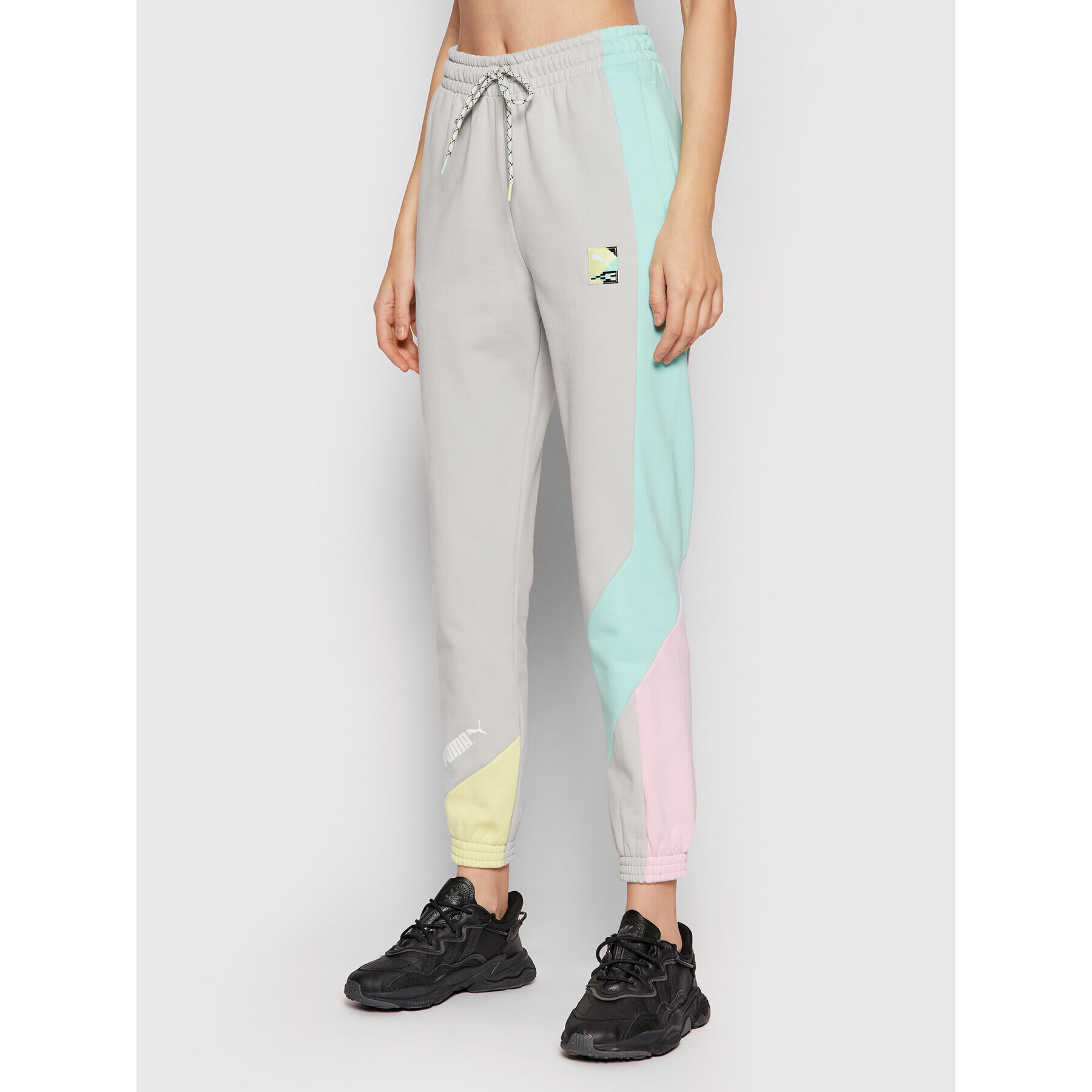 Puma Долнище анцуг International 531659 Сив Relaxed Fit - Pepit.bg