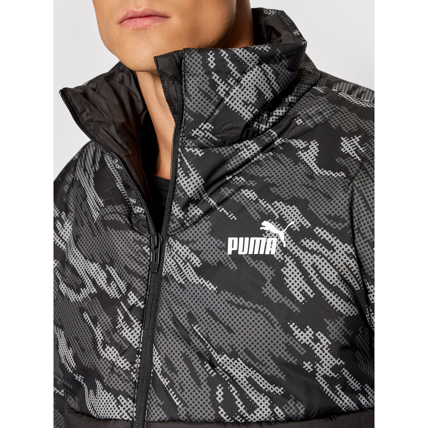 Puma Пухено яке 587690 Черен Regular Fit - Pepit.bg