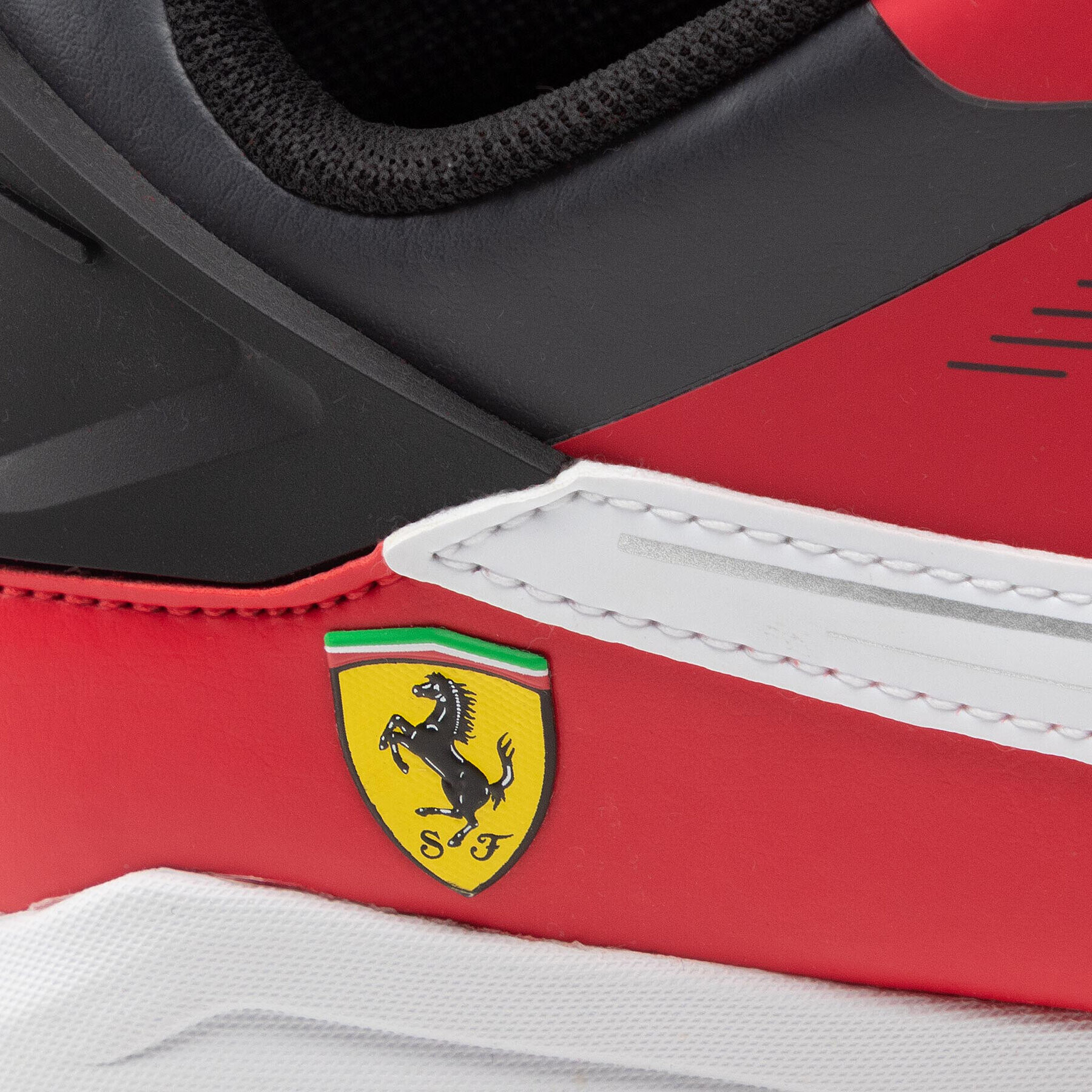 Puma Сникърси Ferrari Drift Cat Delta 306864 05 Червен - Pepit.bg