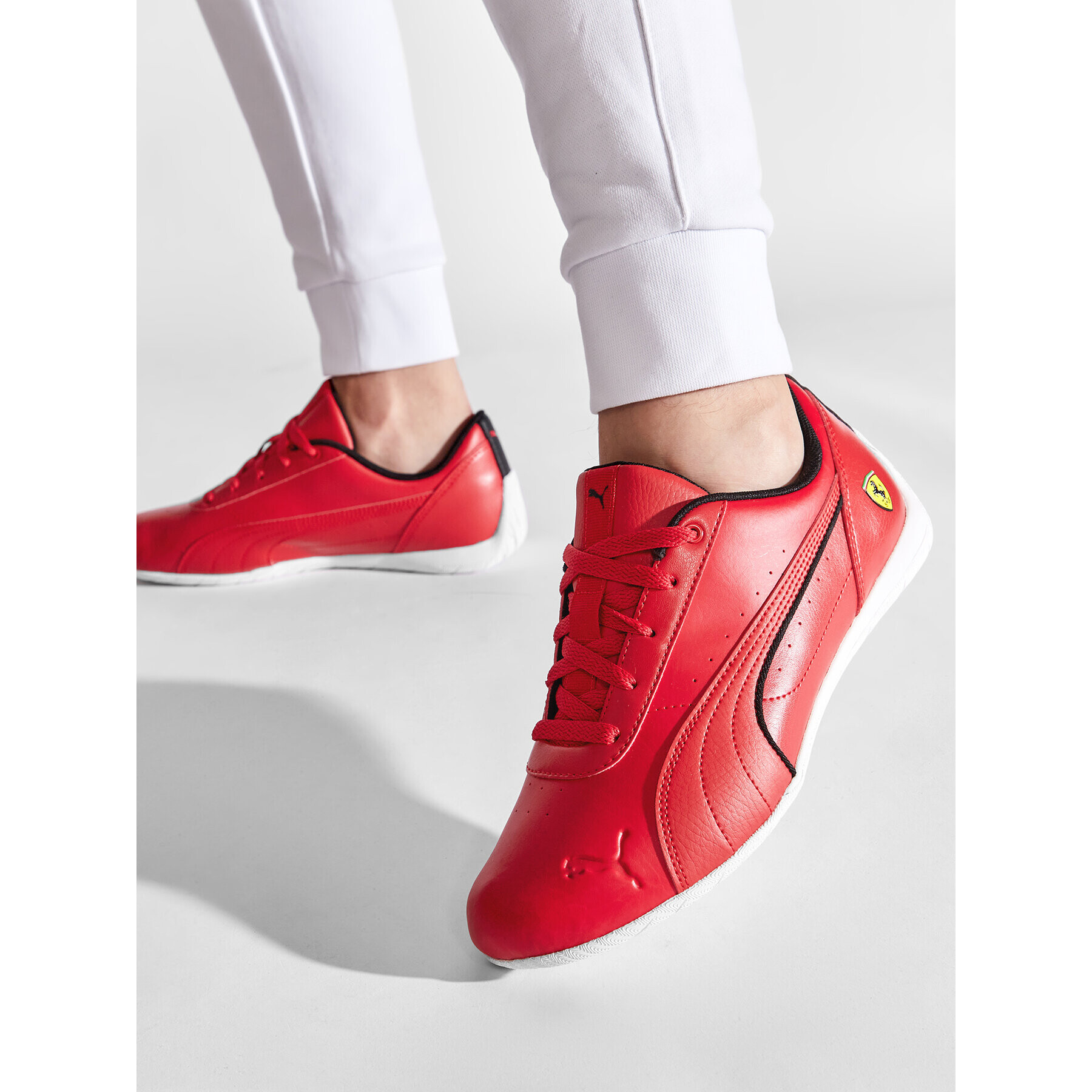 Puma Сникърси Ferrari Neo Cat 307019 03 Червен - Pepit.bg