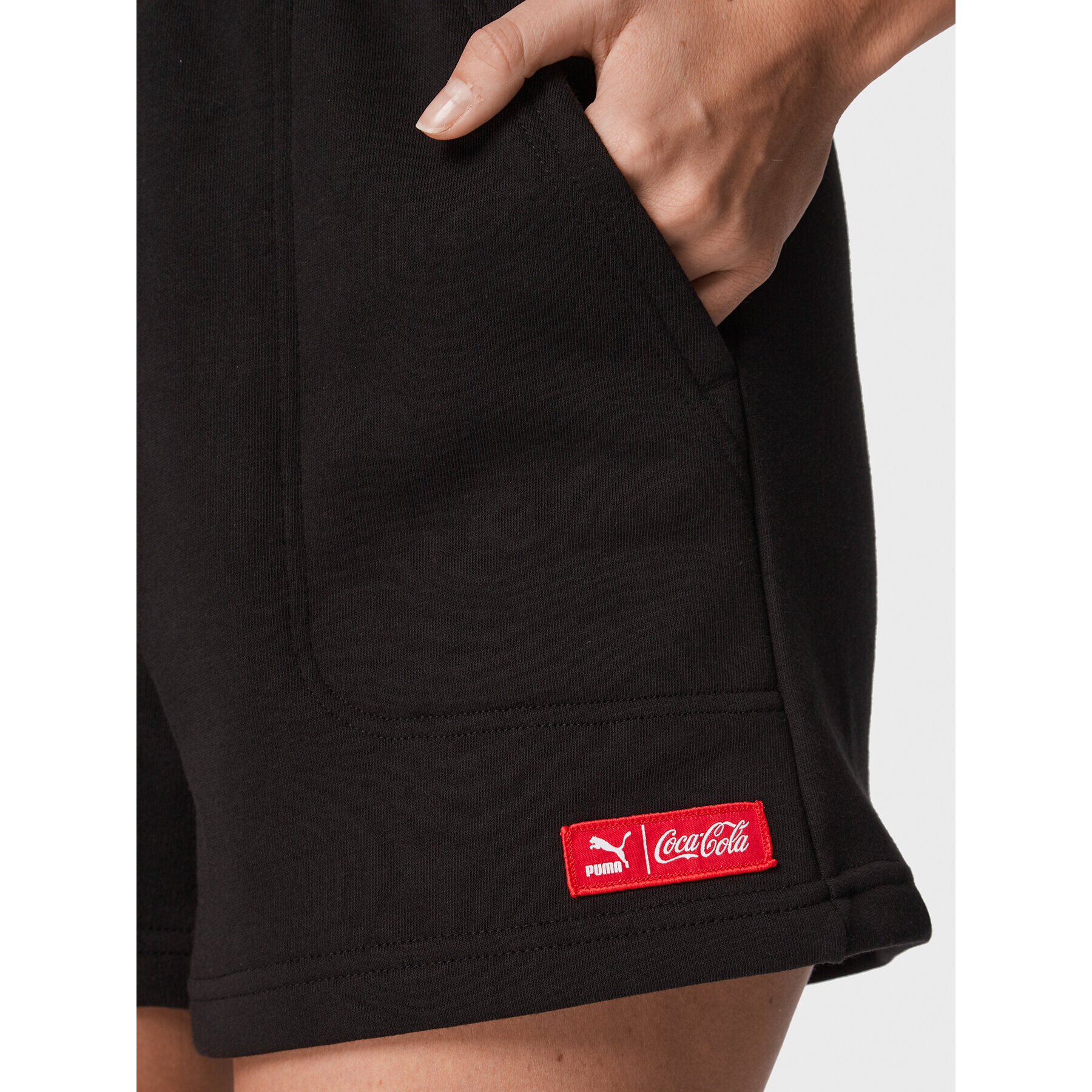 Puma Спортни шорти COCA-COLA 536167 Черен Relaxed Fit - Pepit.bg