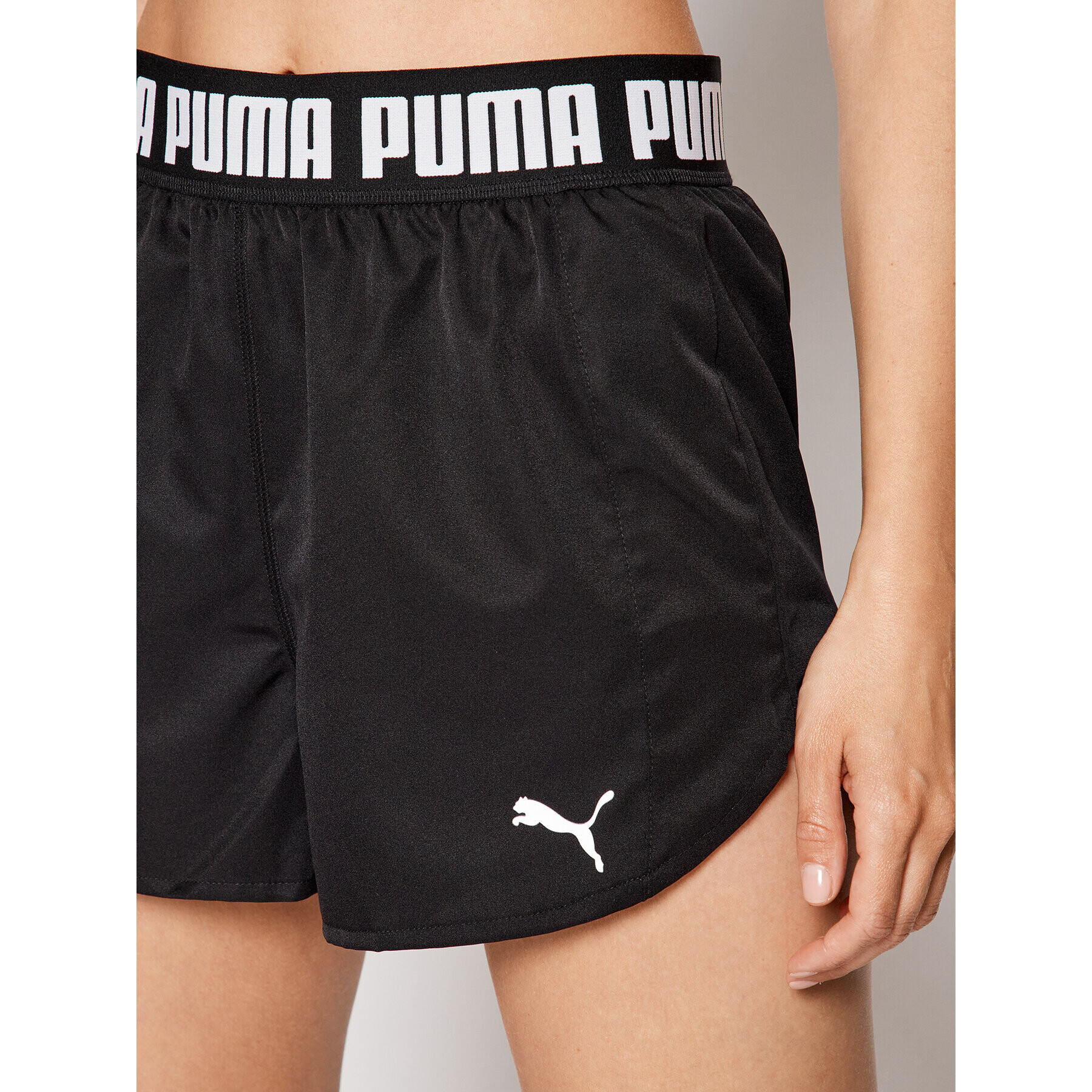 Puma Спортни шорти Strong 3 521806 Черен Regular Fit - Pepit.bg