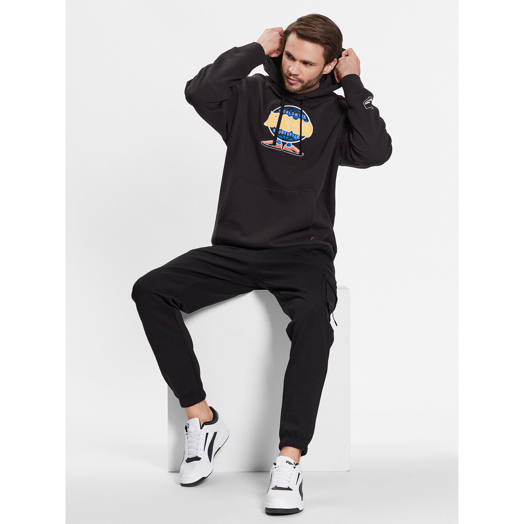 Puma Суитшърт Uptown Stick To It 538027 Черен Regular Fit - Pepit.bg