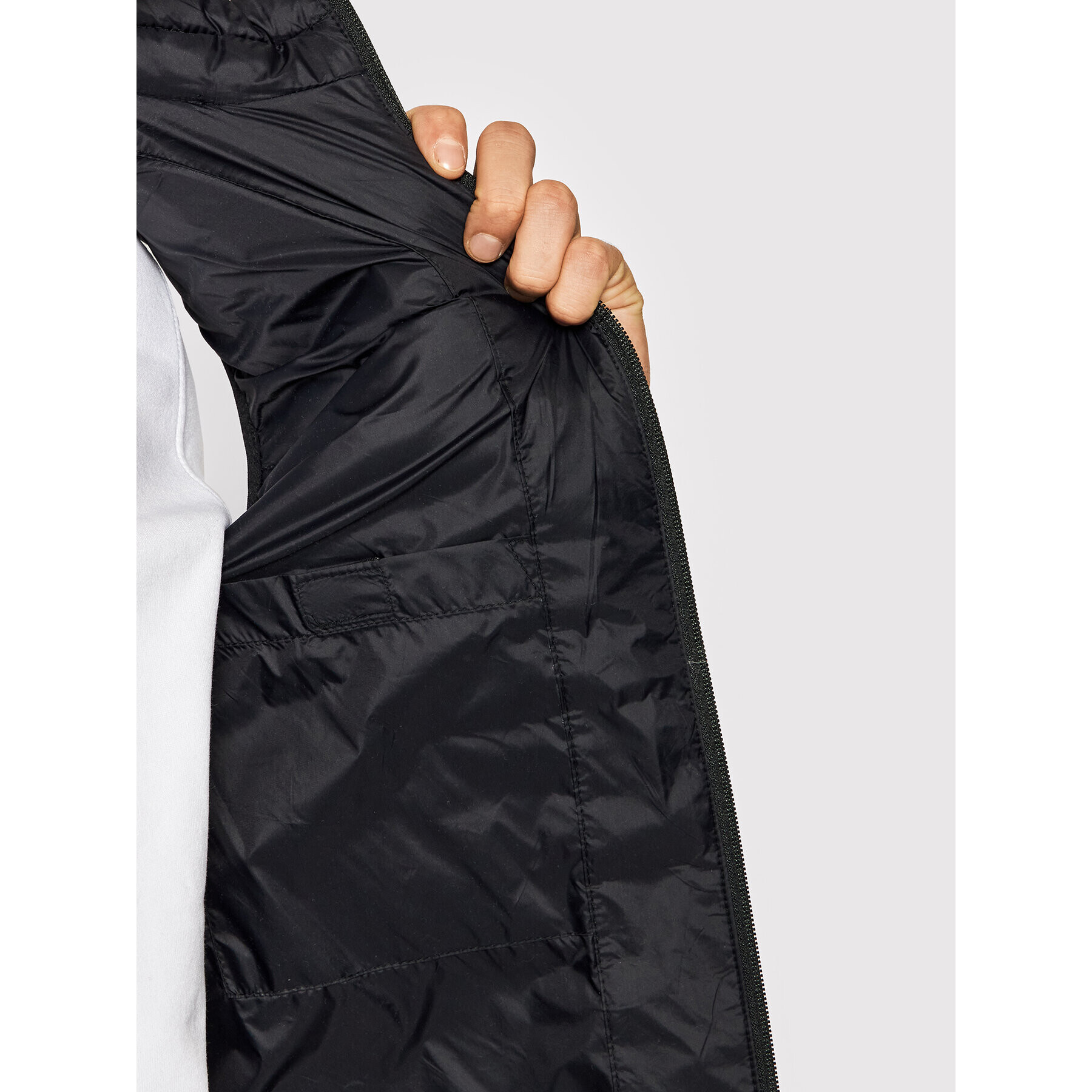 Quiksilver Елек EQYJK03754 Черен Regular Fit - Pepit.bg