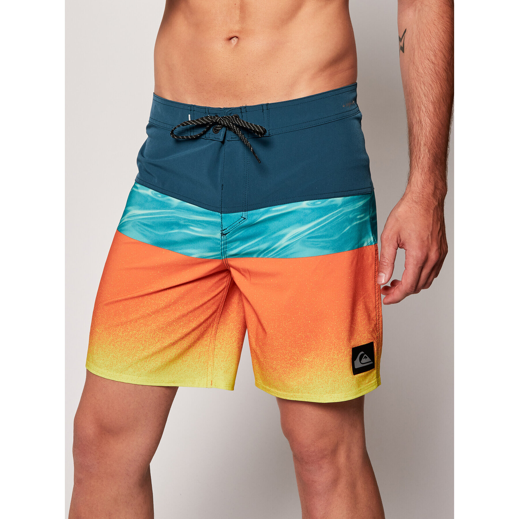 Quiksilver Плувни шорти Highline Hold Down 18" EQYBS04321 Цветен Regular Fit - Pepit.bg