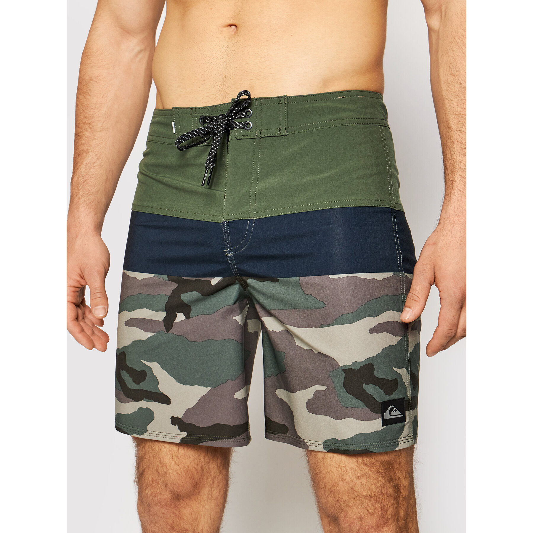 Quiksilver Плувни шорти Surfsilk Panel 18" EQYBS04584 Зелен Regular Fit - Pepit.bg