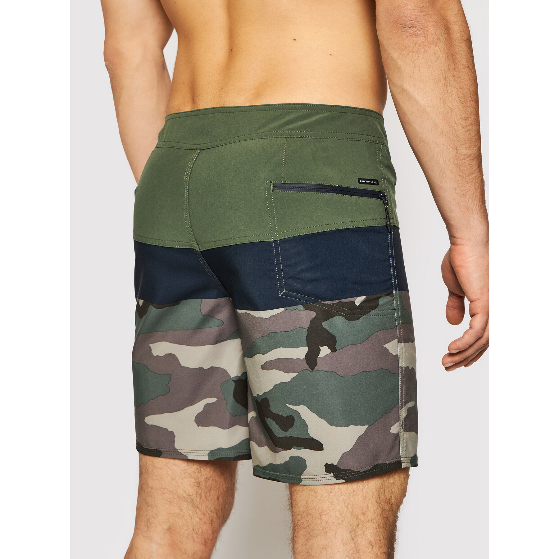 Quiksilver Плувни шорти Surfsilk Panel 18" EQYBS04584 Зелен Regular Fit - Pepit.bg