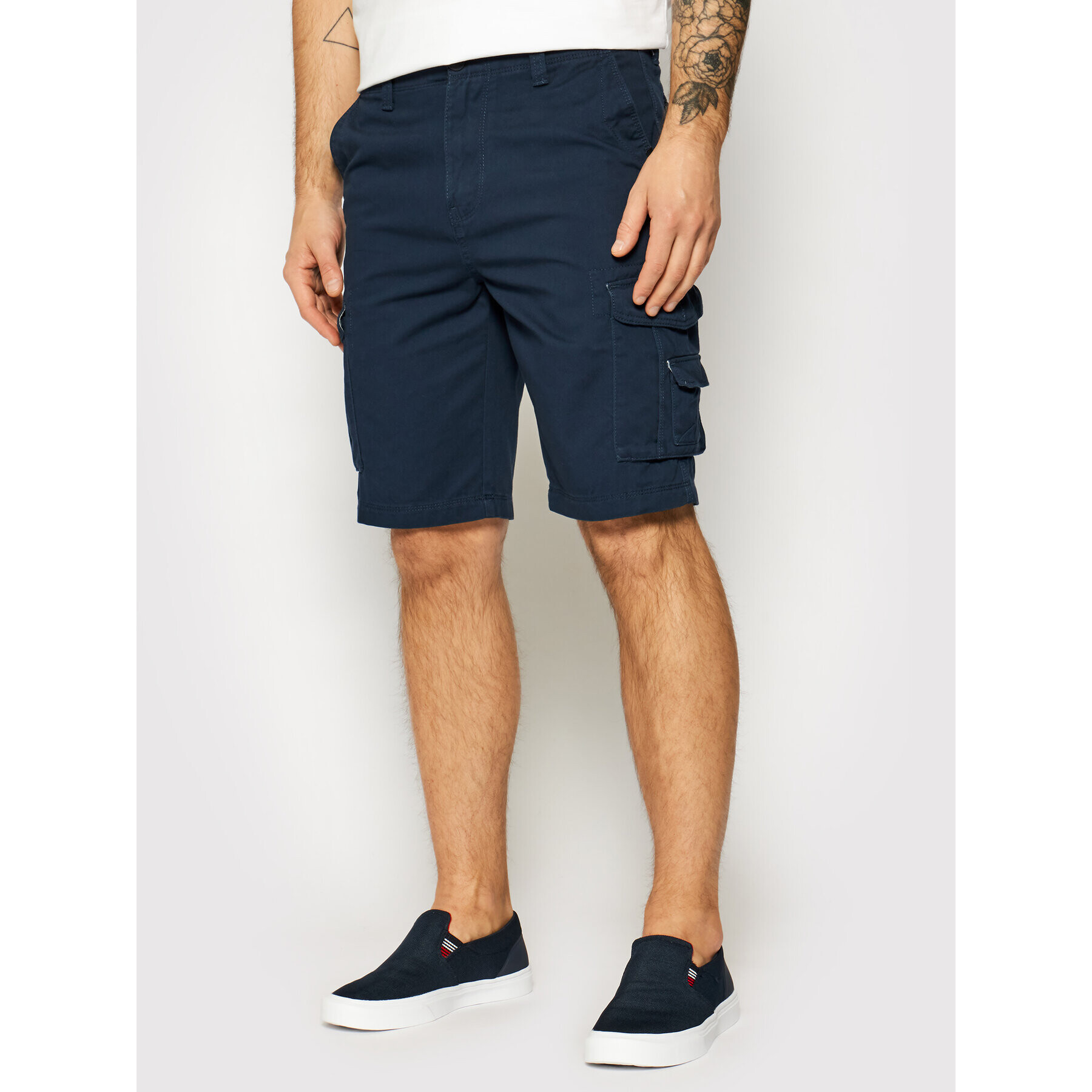 Quiksilver Шорти от плат Crucial Battle EQYWS03456 Тъмносин Tapered Fit - Pepit.bg