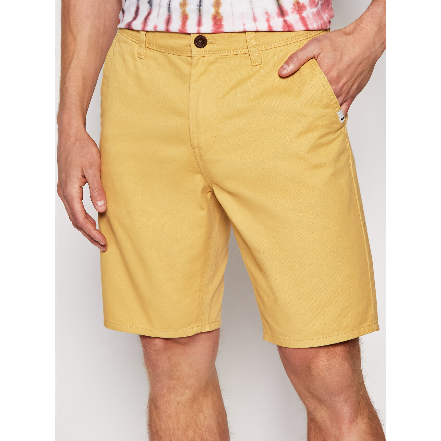 Quiksilver Шорти от плат Everyday Chino EQYWS03468 Жълт Straight Fit - Pepit.bg