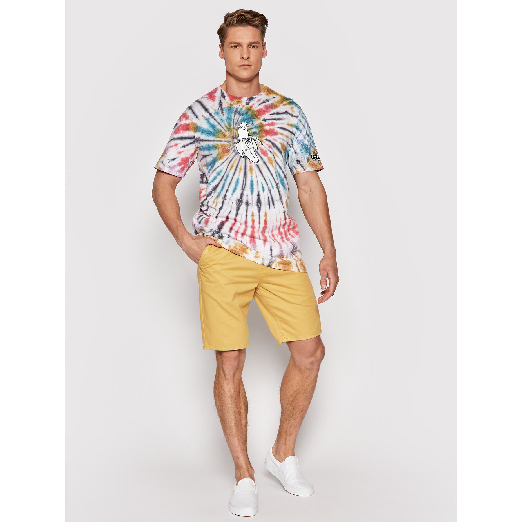 Quiksilver Шорти от плат Everyday Chino EQYWS03468 Жълт Straight Fit - Pepit.bg