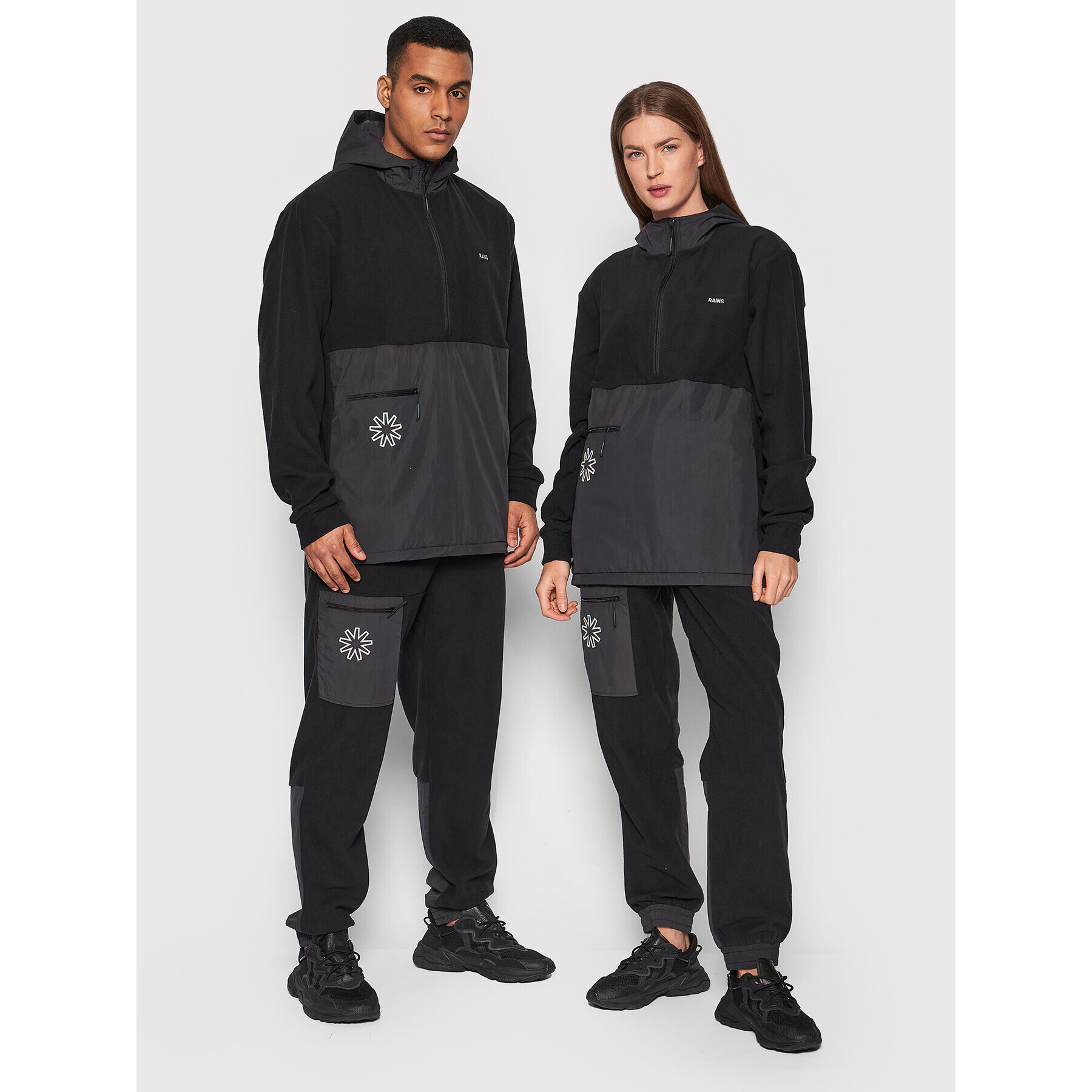 Rains Долнище анцуг Unisex 18660 Черен Regular Fit - Pepit.bg