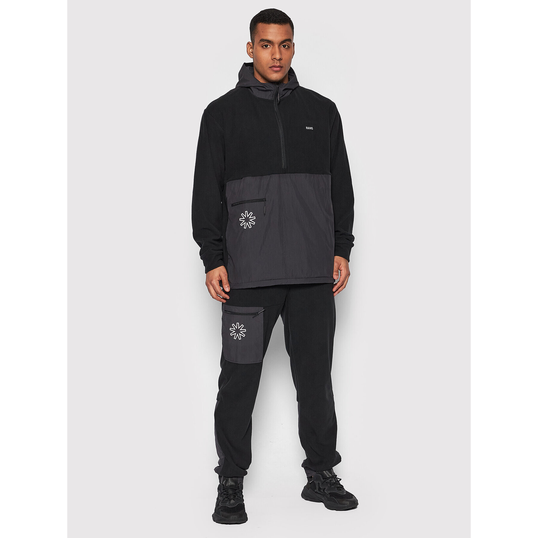 Rains Долнище анцуг Unisex 18660 Черен Regular Fit - Pepit.bg