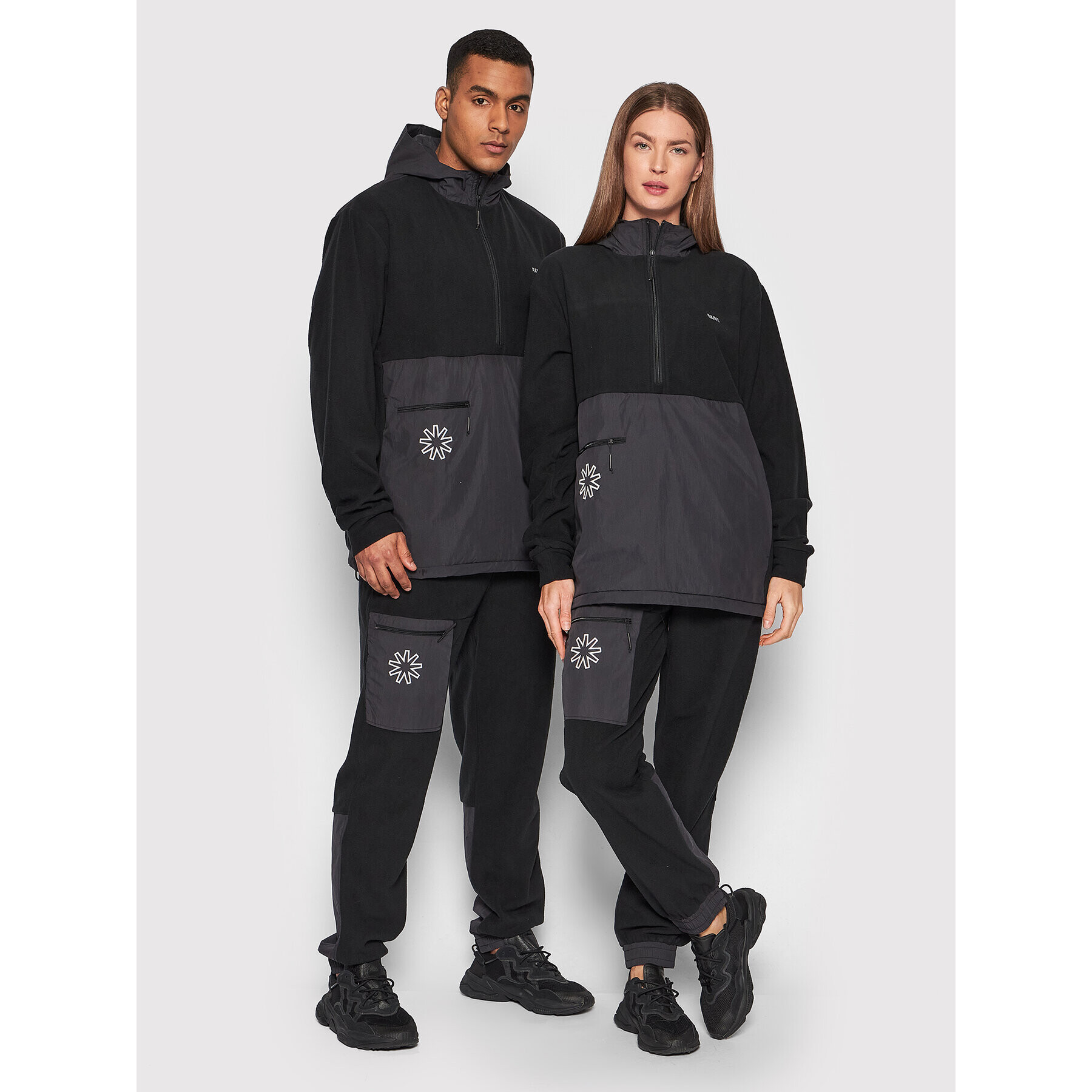 Rains Долнище анцуг Unisex 18660 Черен Regular Fit - Pepit.bg