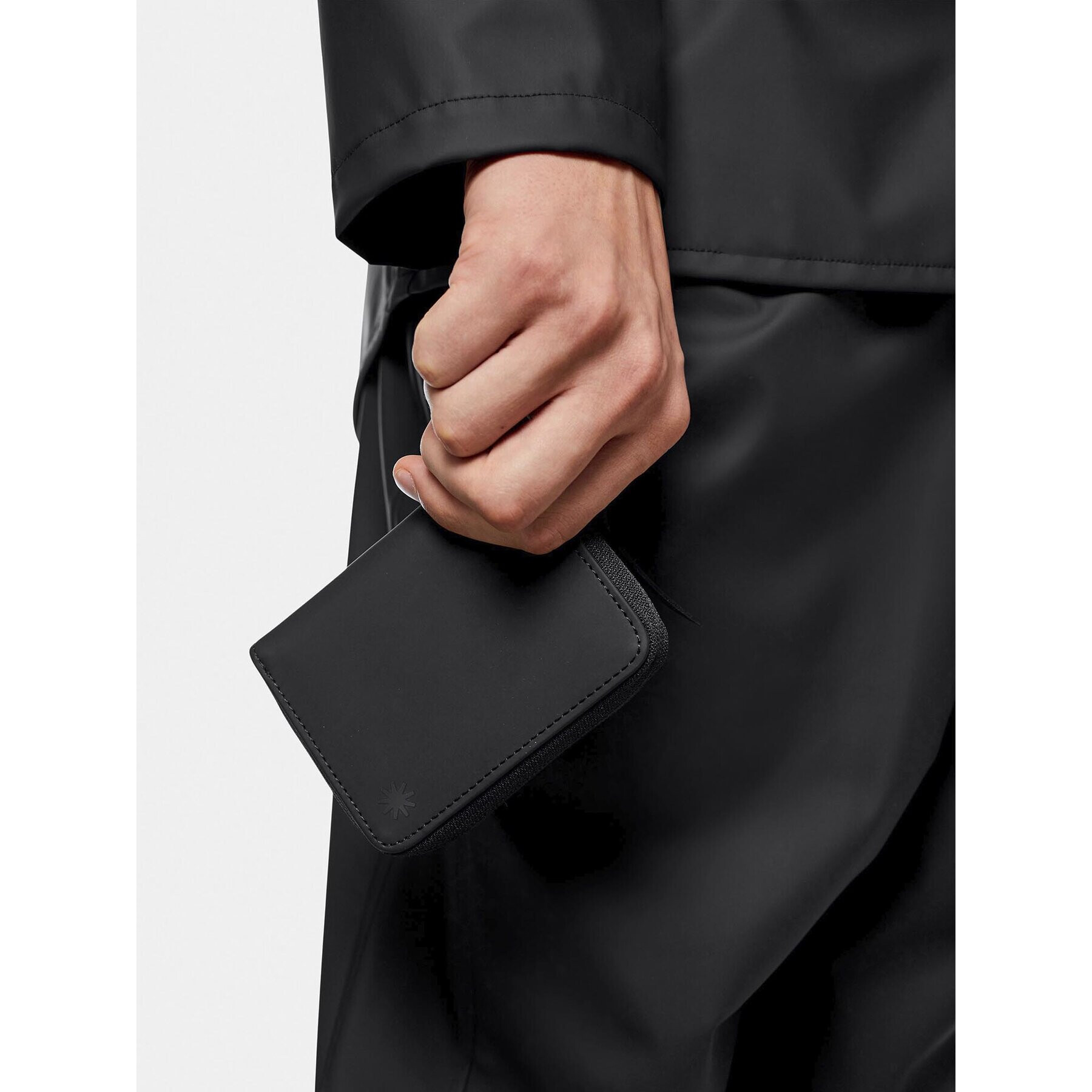 Rains Малък мъжки портфейл Wallet Mini W1 16650 Черен - Pepit.bg