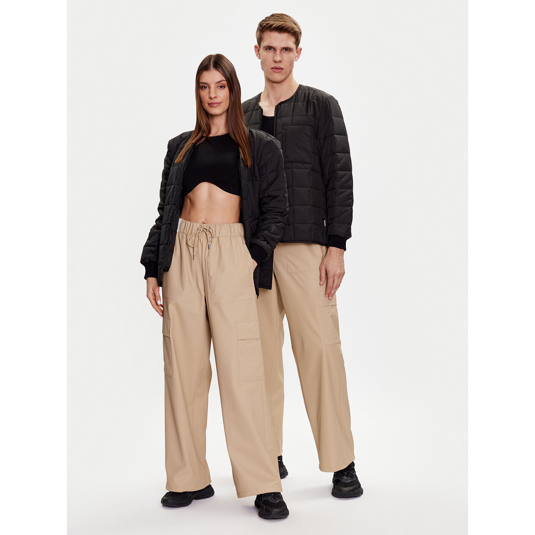 Rains Пухено яке 18170 Черен Casual Fit - Pepit.bg