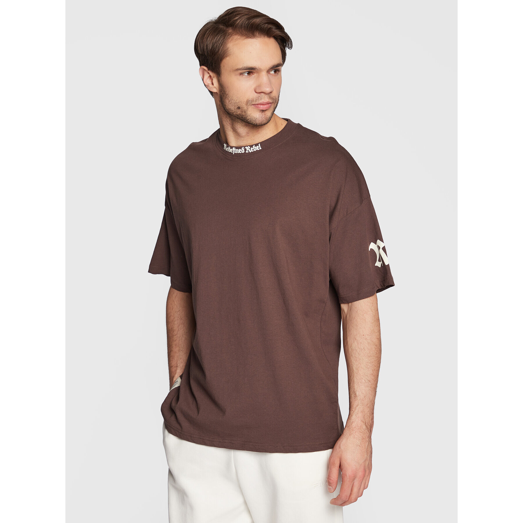 Redefined Rebel Тишърт Otis 211157 Кафяв Relaxed Fit - Pepit.bg
