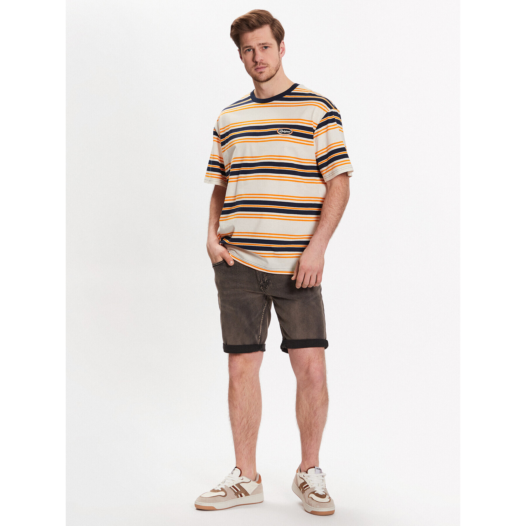 Redefined Rebel Тишърт Tucker 221064 Бежов Boxy Fit - Pepit.bg