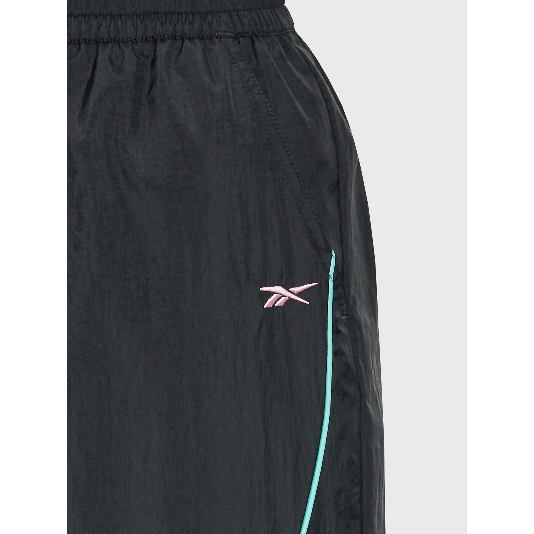 Reebok Долнище анцуг Classics HG1179 Черен Relaxed Fit - Pepit.bg