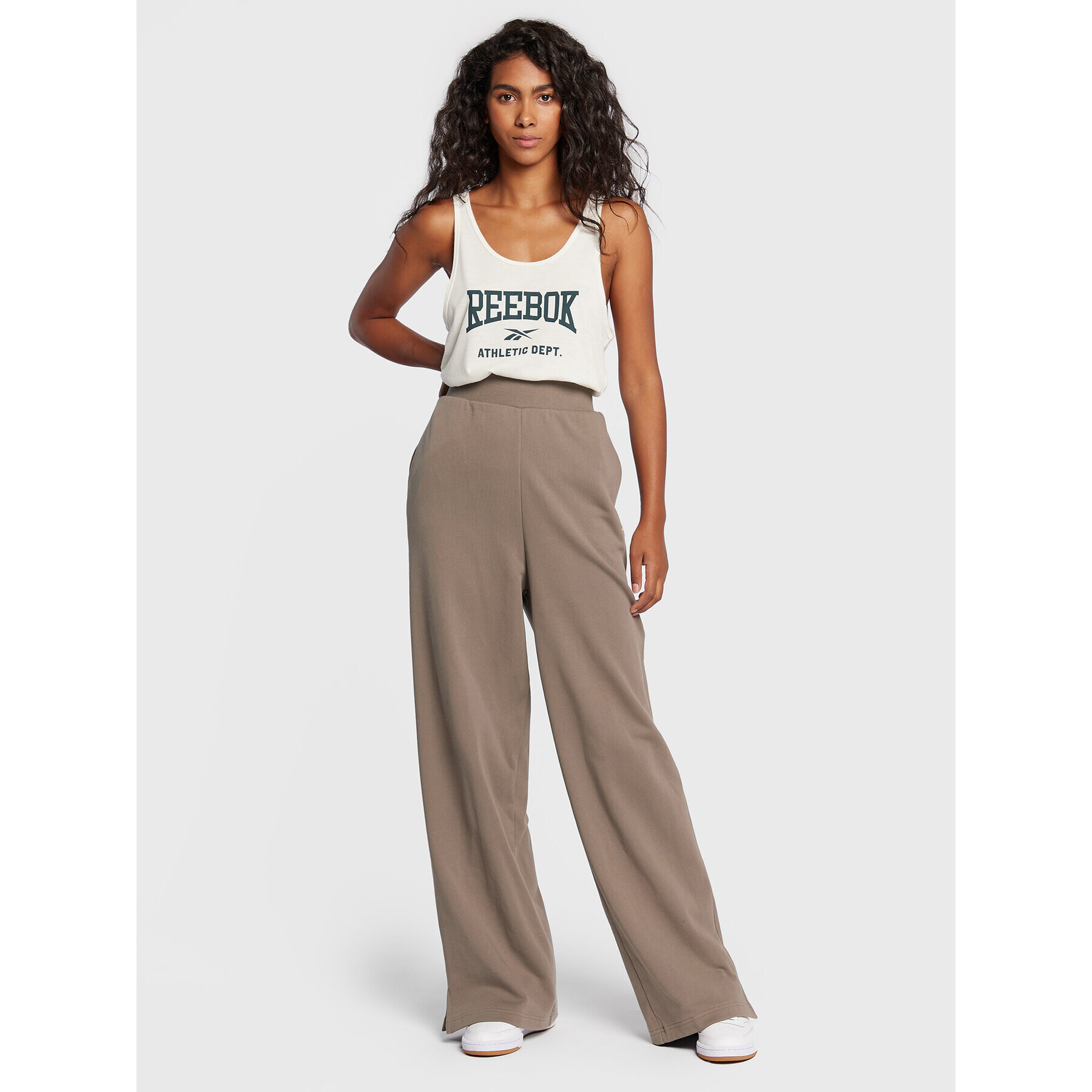 Reebok Classic Долнище анцуг Classics HN6646 Сив Wide Leg - Pepit.bg