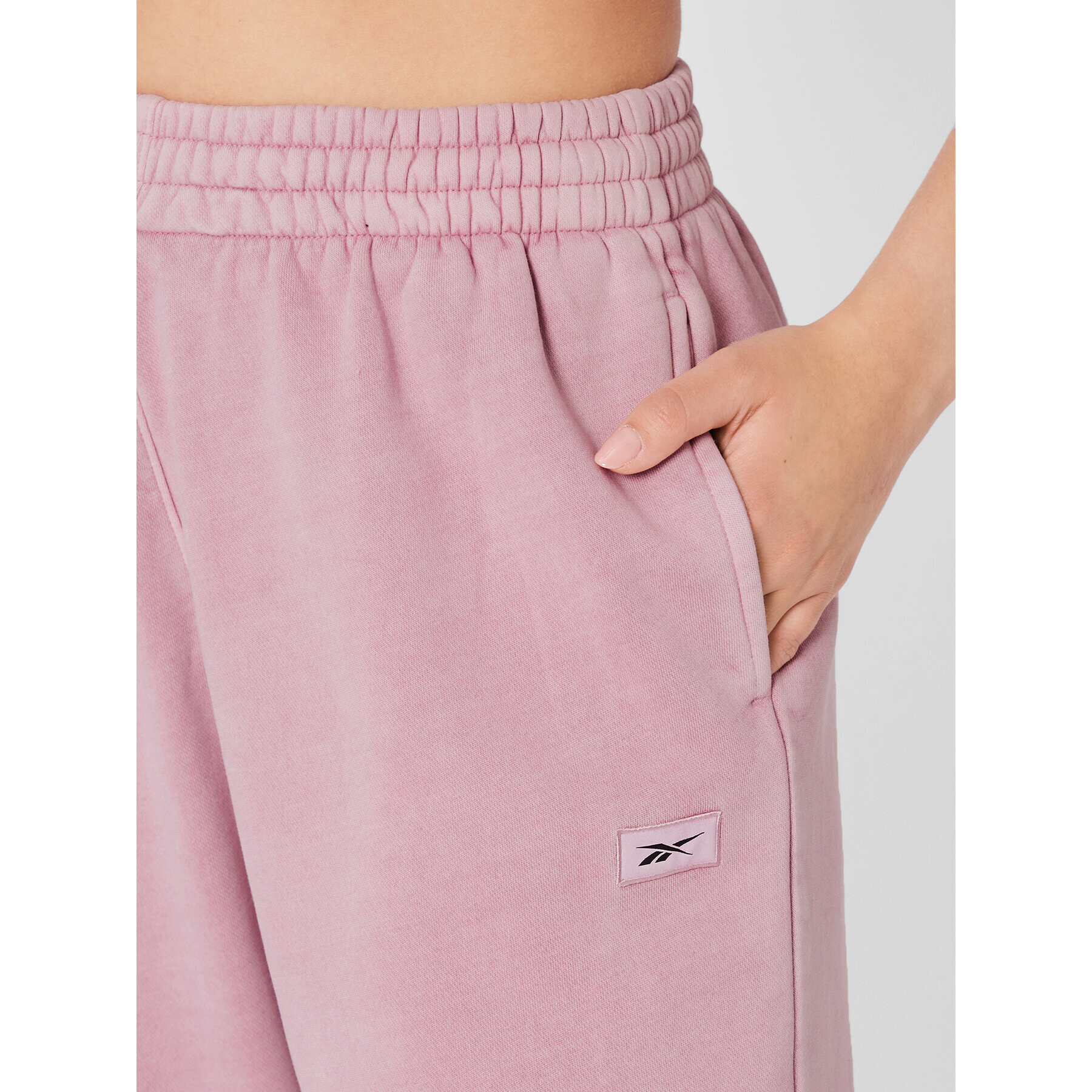 Reebok Долнище анцуг Classics Natural Dye HK4953 Розов Relaxed Fit - Pepit.bg