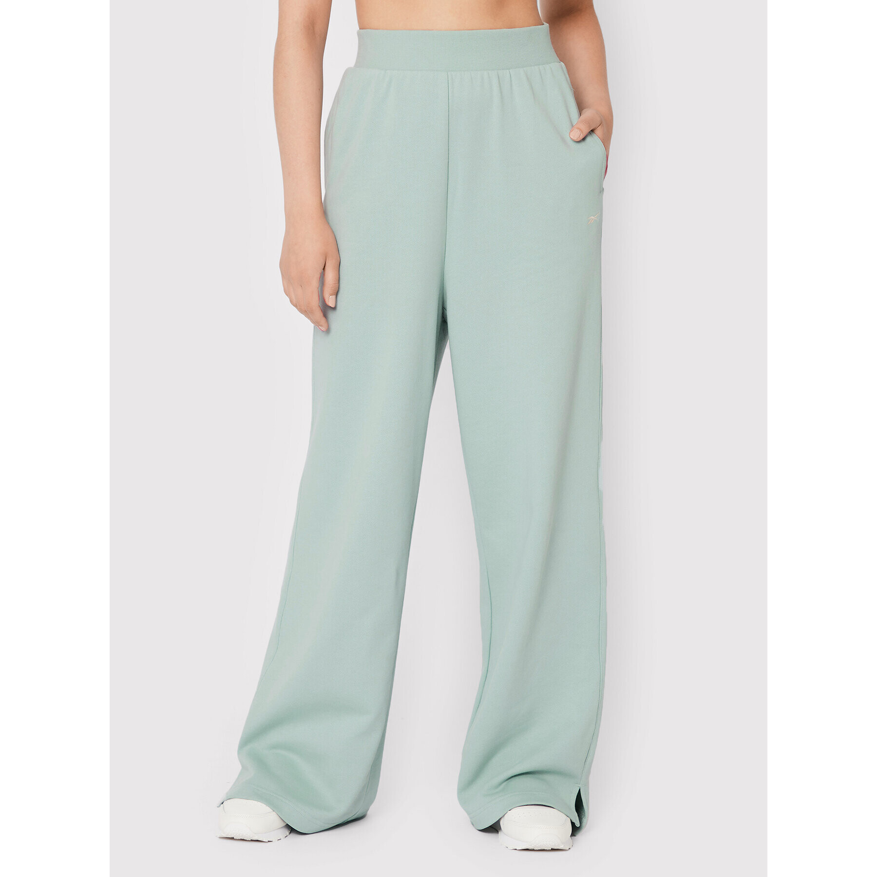 Reebok Долнище анцуг Classics Wide HH7378 Зелен Relaxed Fit - Pepit.bg