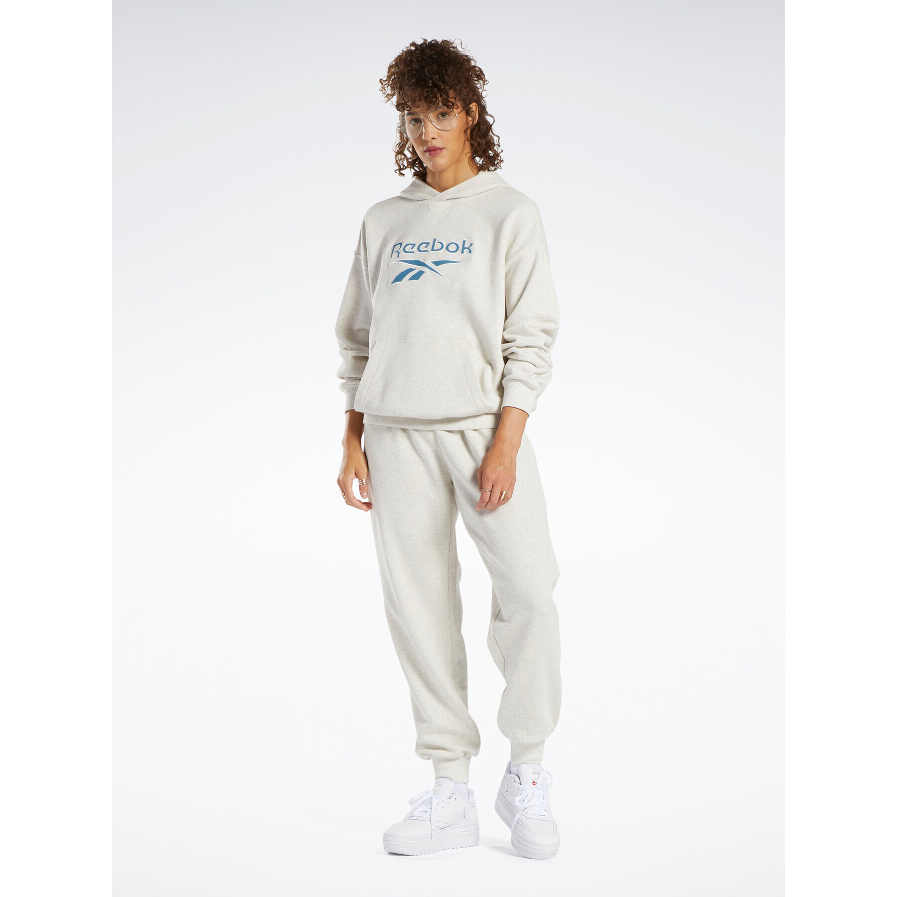 Reebok Долнище анцуг French Terry IC8096 Сив Oversize - Pepit.bg