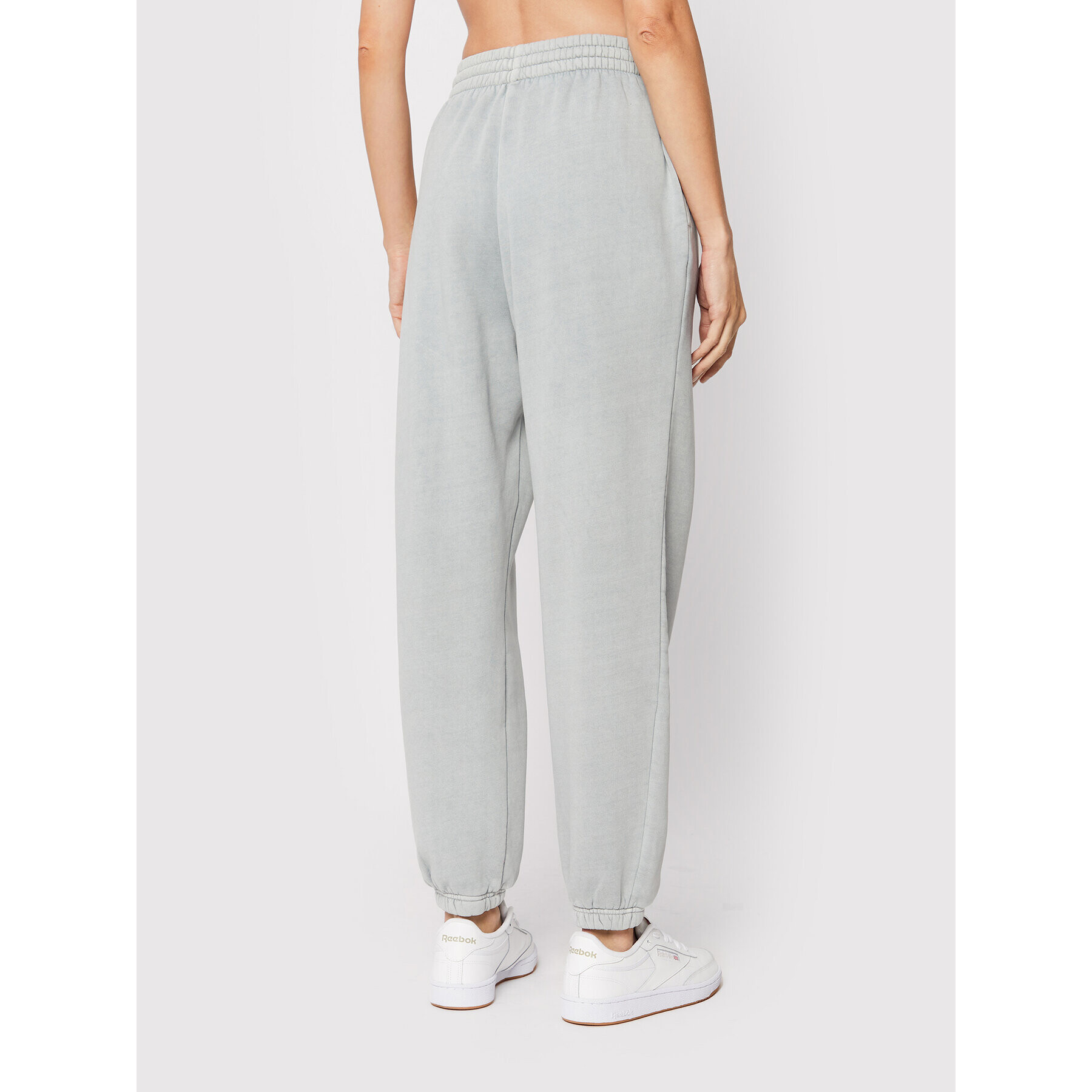 Reebok Долнище анцуг Classics Natural Dye HH9719 Сив Relaxed Fit - Pepit.bg