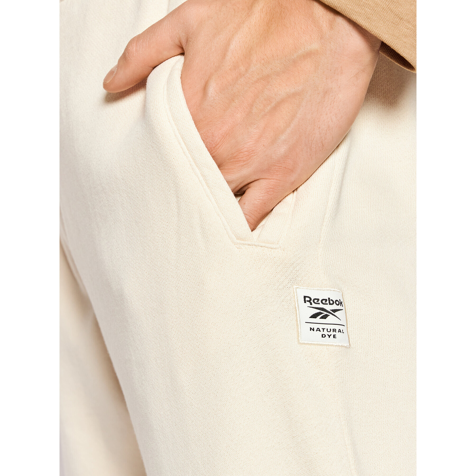 Reebok Classic Долнище анцуг Natural Dye H54448 Бежов Relaxed Fit - Pepit.bg