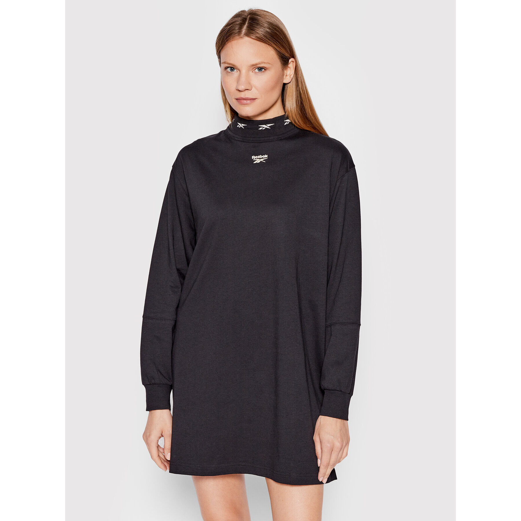 Reebok Ежедневна рокля Classics HG1181 Черен Relaxed Fit - Pepit.bg