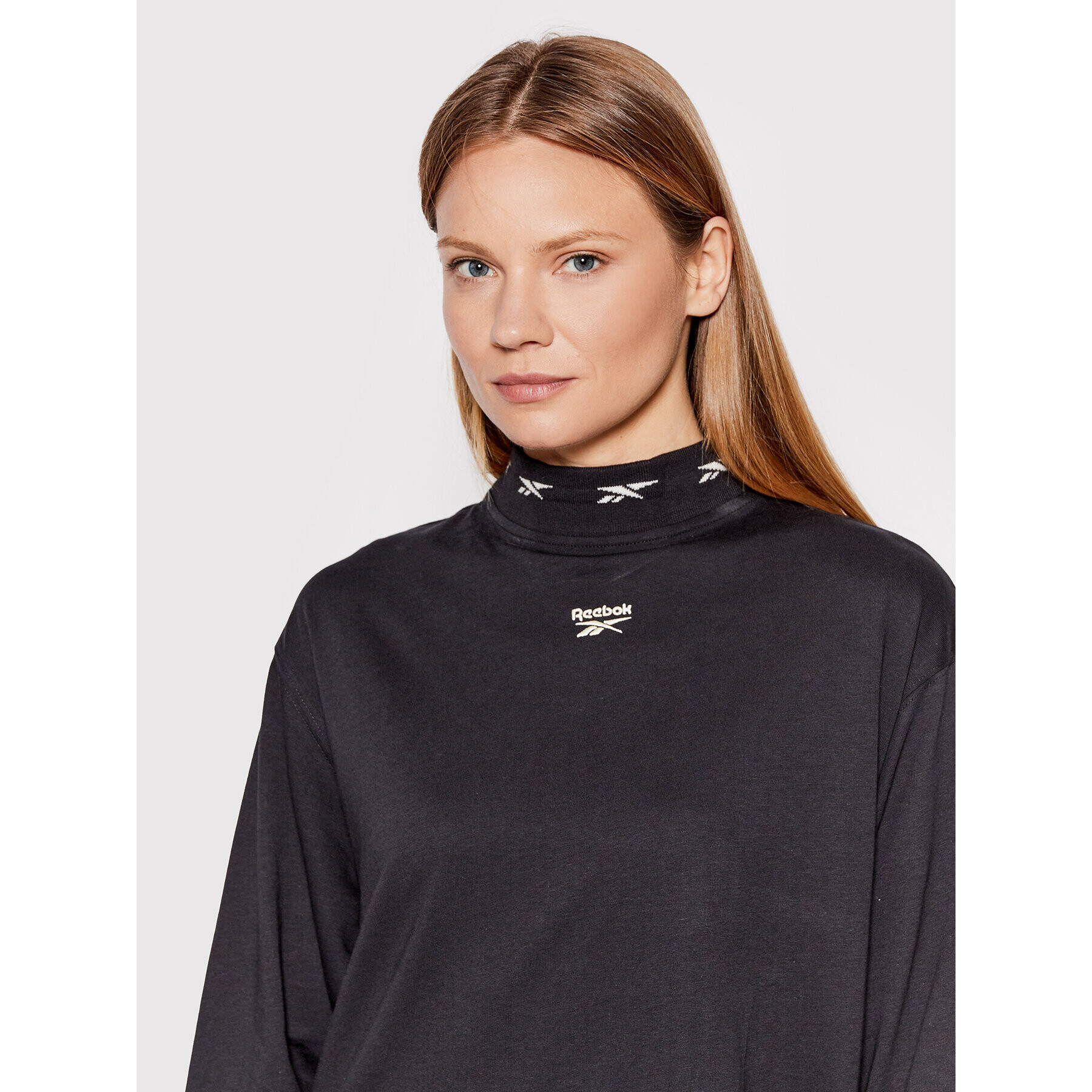Reebok Ежедневна рокля Classics HG1181 Черен Relaxed Fit - Pepit.bg