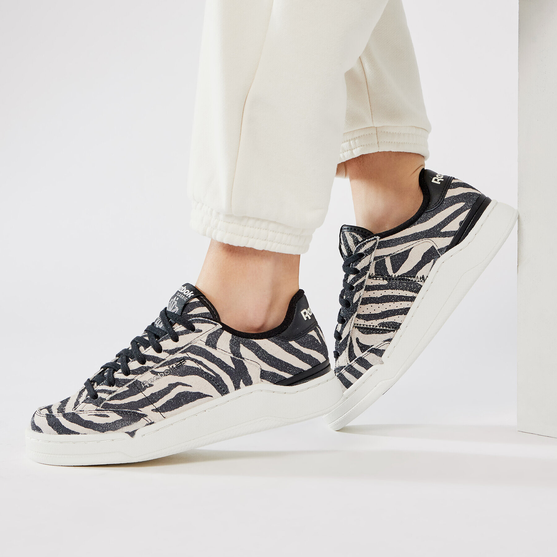 Reebok Classic Обувки Ad Court FY7344 Черен - Pepit.bg