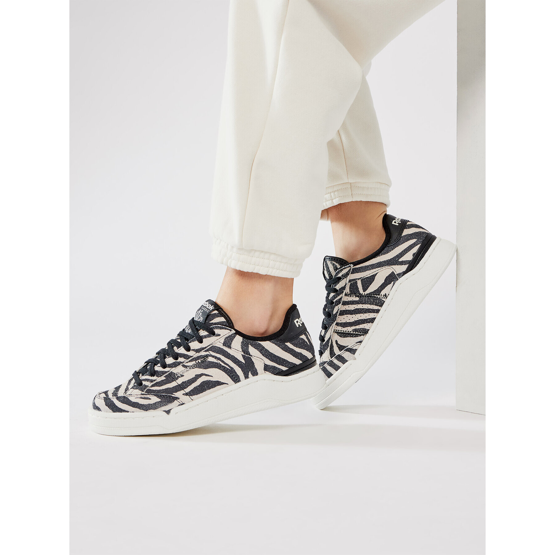 Reebok Classic Обувки Ad Court FY7344 Черен - Pepit.bg