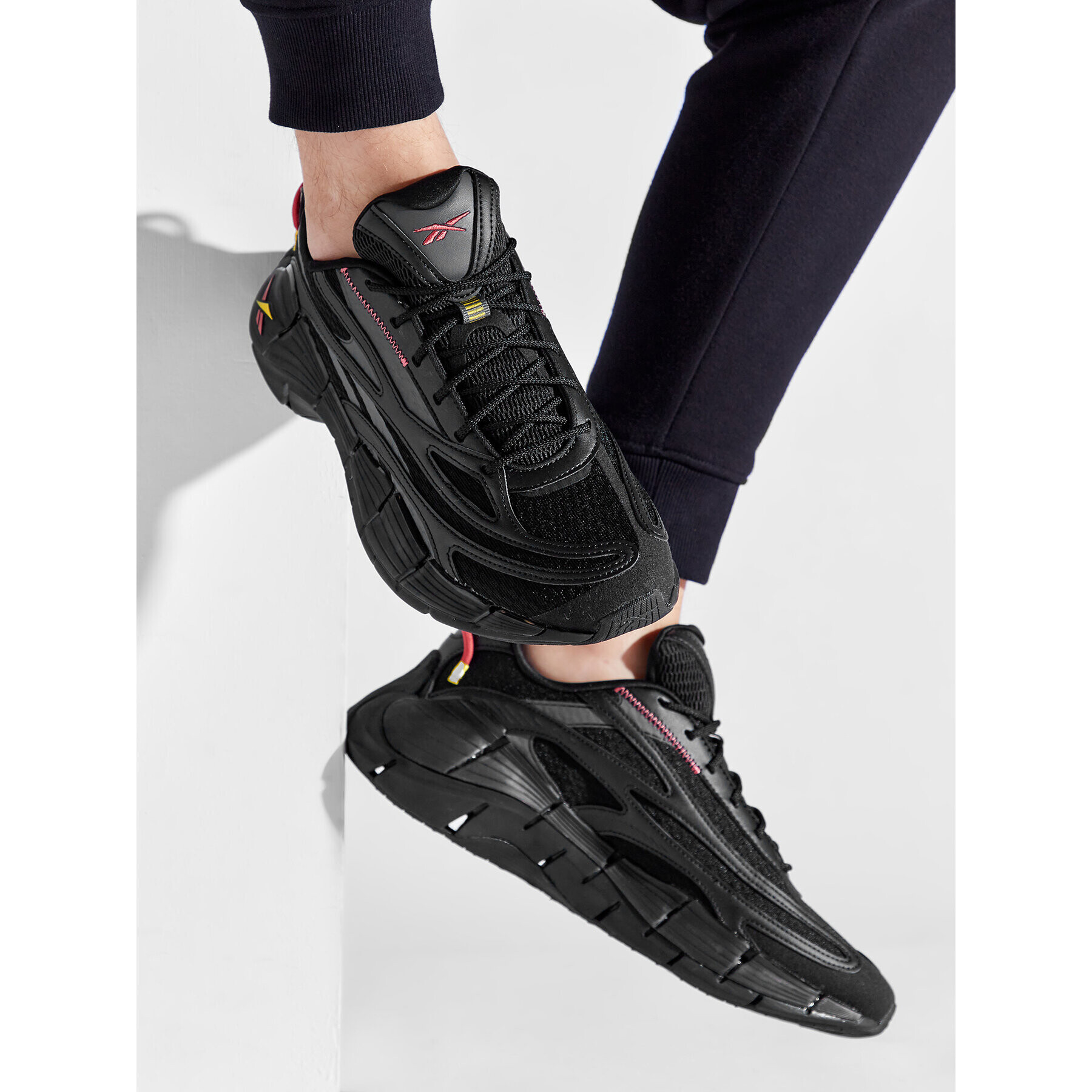 Reebok Обувки Zig Kinetica 2.5 GX0504 Черен - Pepit.bg