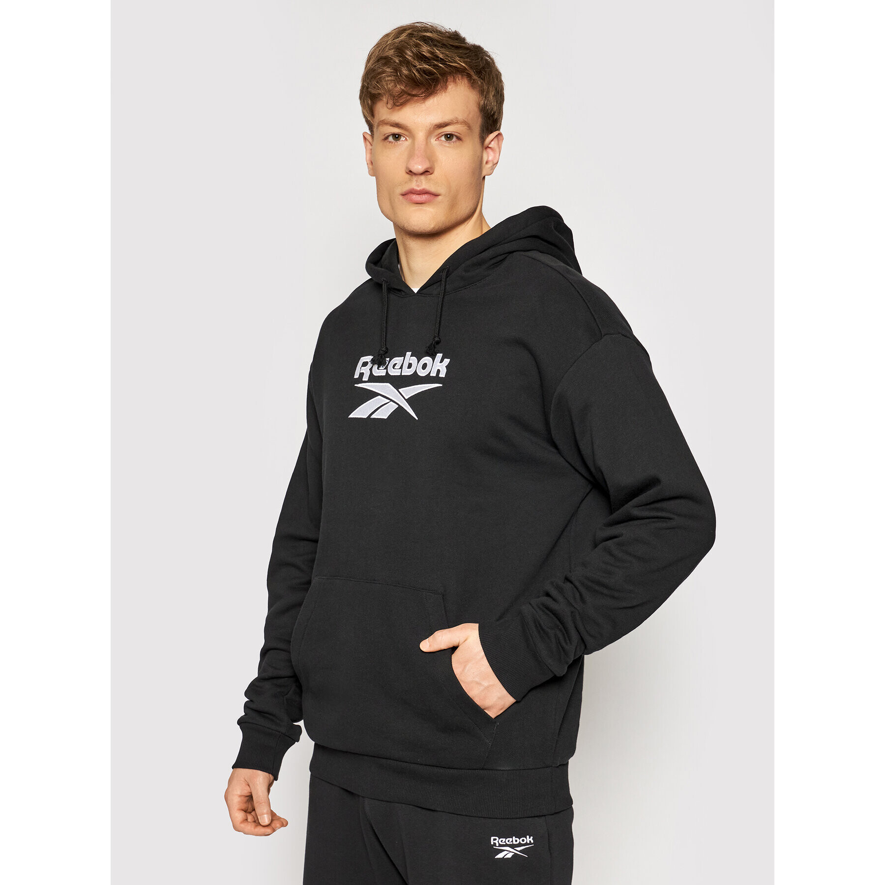 Reebok Суитшърт Classics Foundation Vector GU3879 Черен Oversize - Pepit.bg