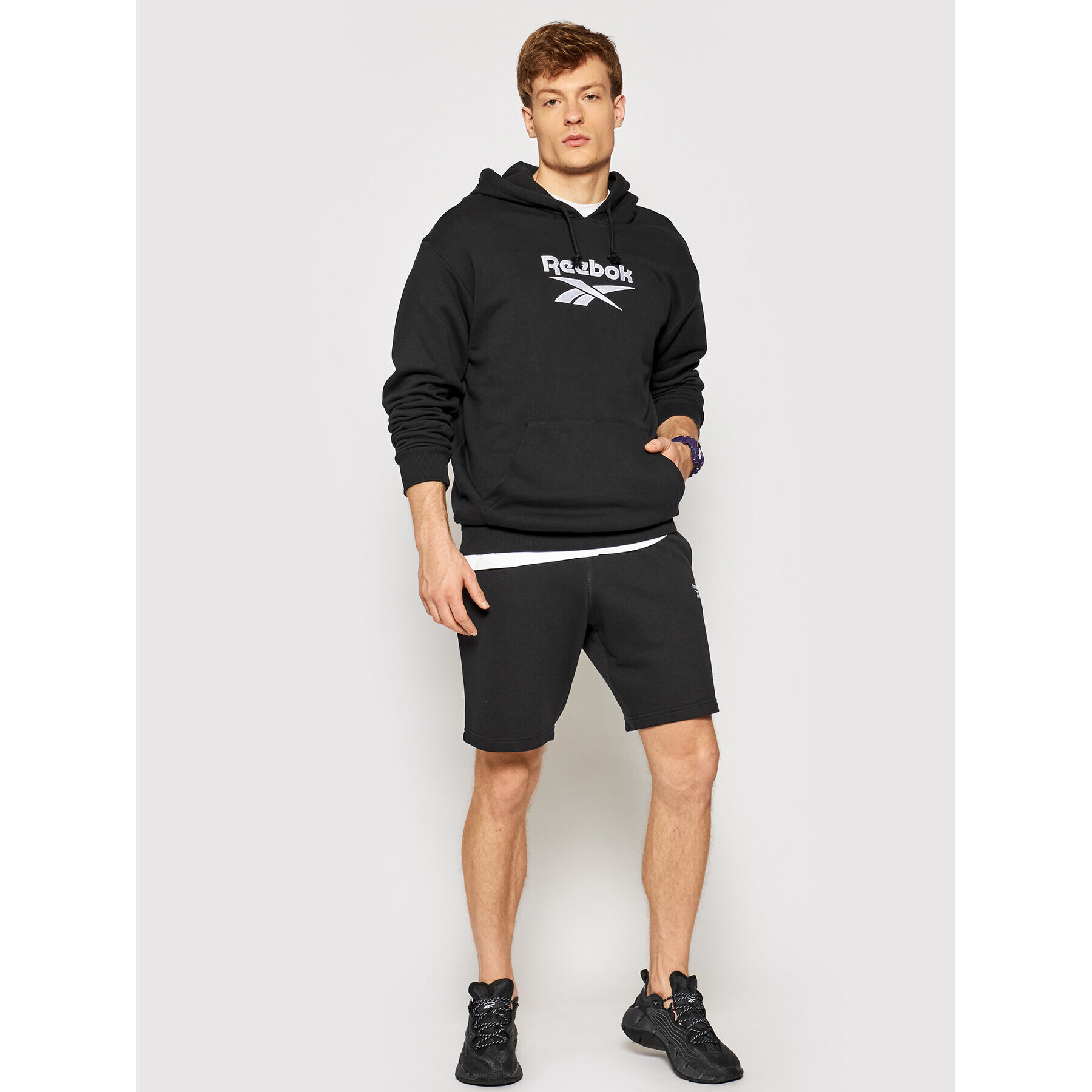 Reebok Суитшърт Classics Foundation Vector GU3879 Черен Oversize - Pepit.bg