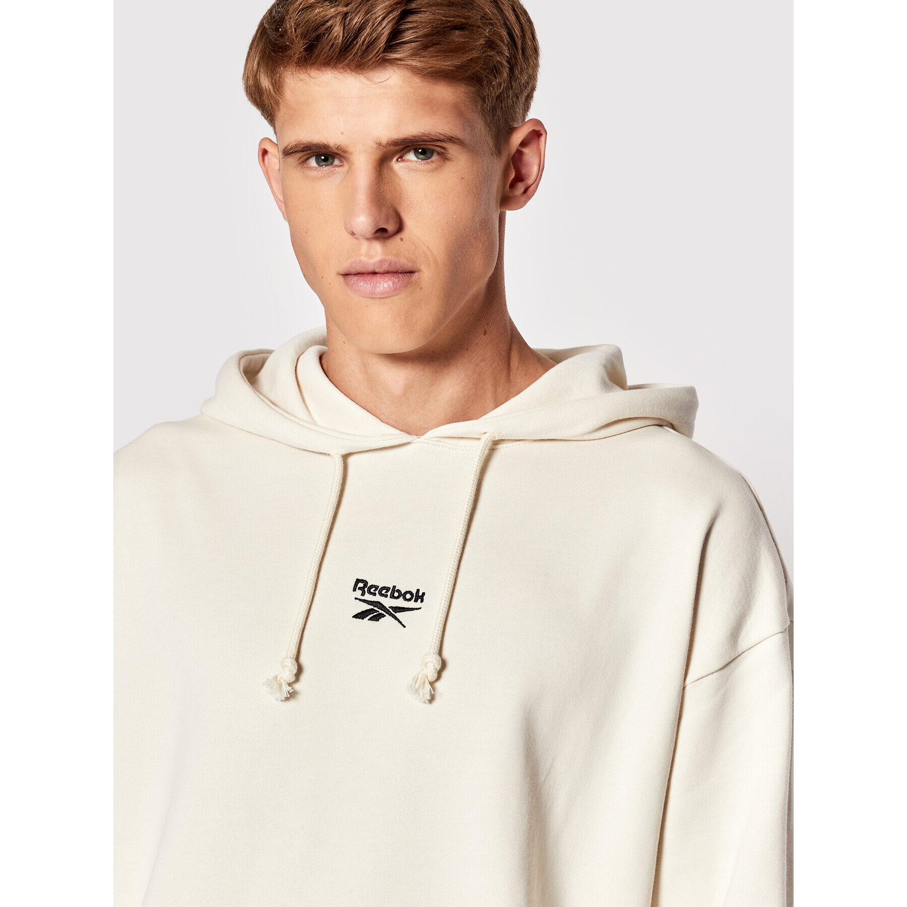 Reebok Суитшърт Classics Small Vector HG1595 Бежов Oversize - Pepit.bg